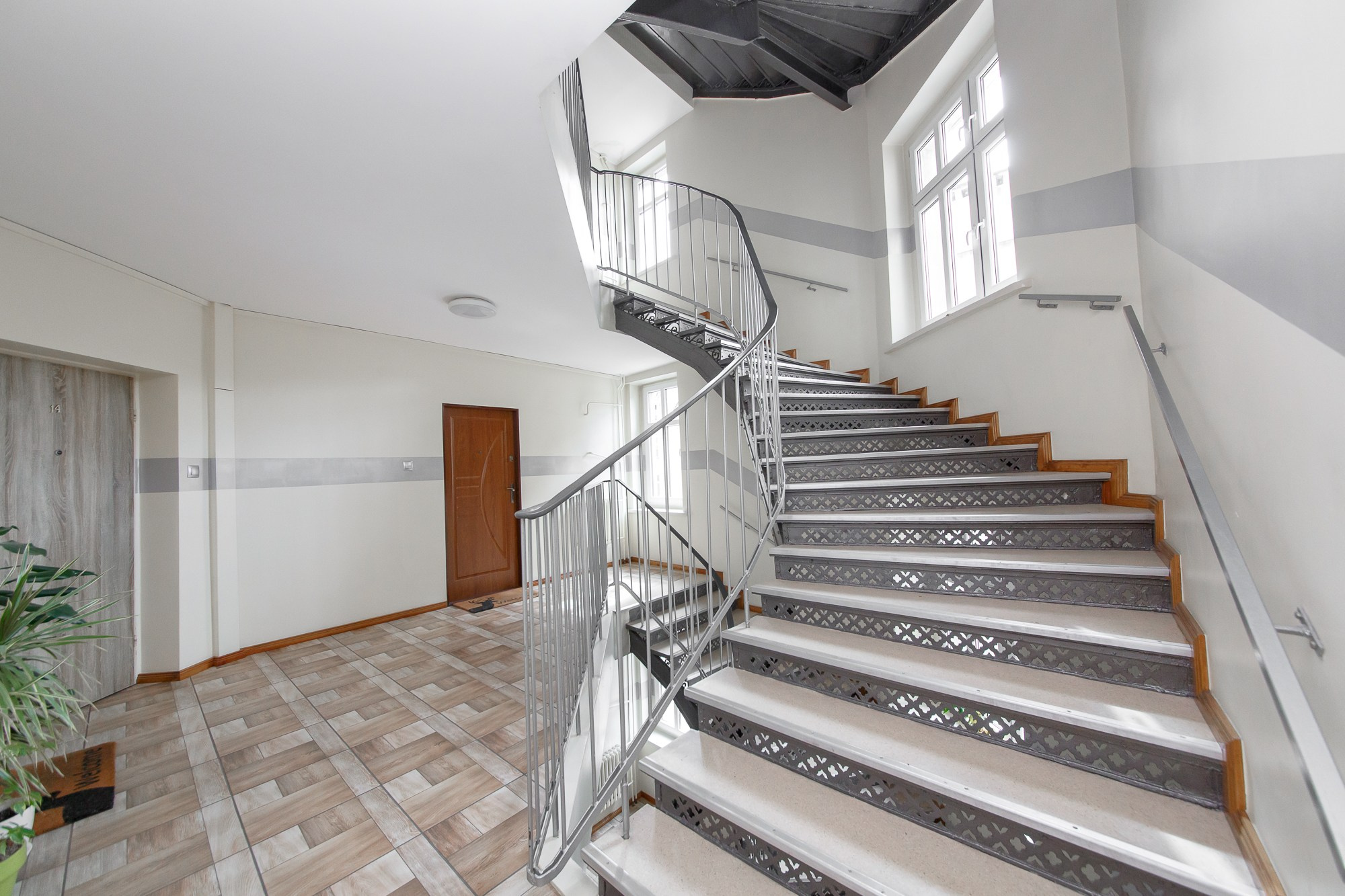 Fotografia nieruchomości, wnętrz, mieszkań, restauracji, biur i apartamentów. Wedding and portrait photographer in Poland Vitali Frozen