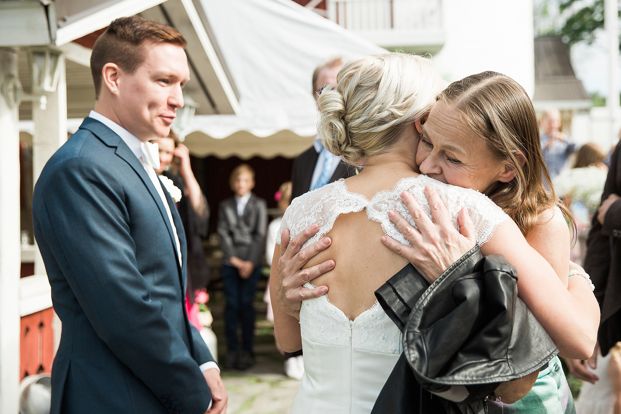 Hanna&Petteri, Orivesi, Einon Pirtti, dokumentaarinen hääkuvaus Pirkanmaalla