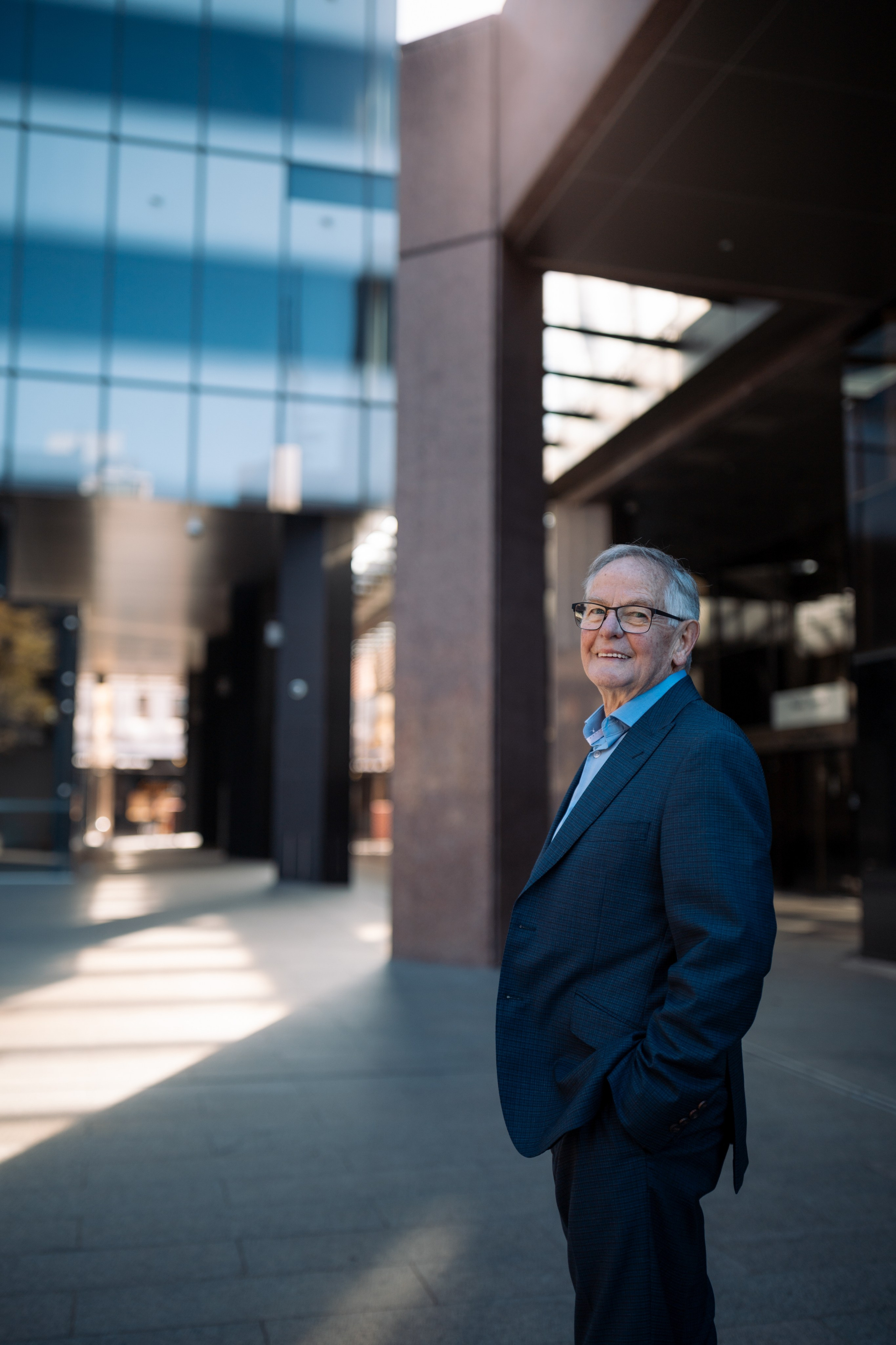 Ron Cole, Financial broker