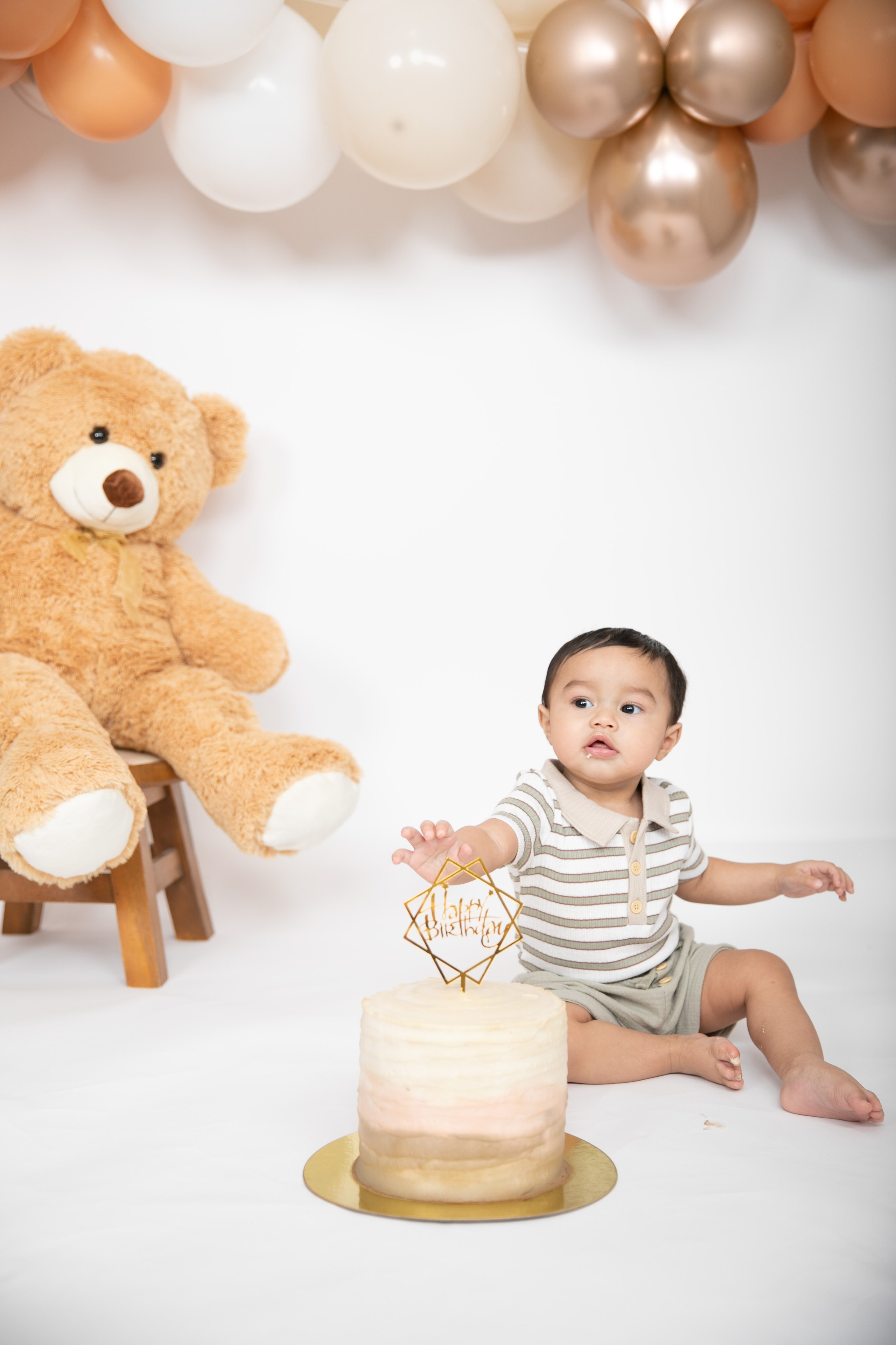 Cake Smash — 1st birthday. Ching Li Photography