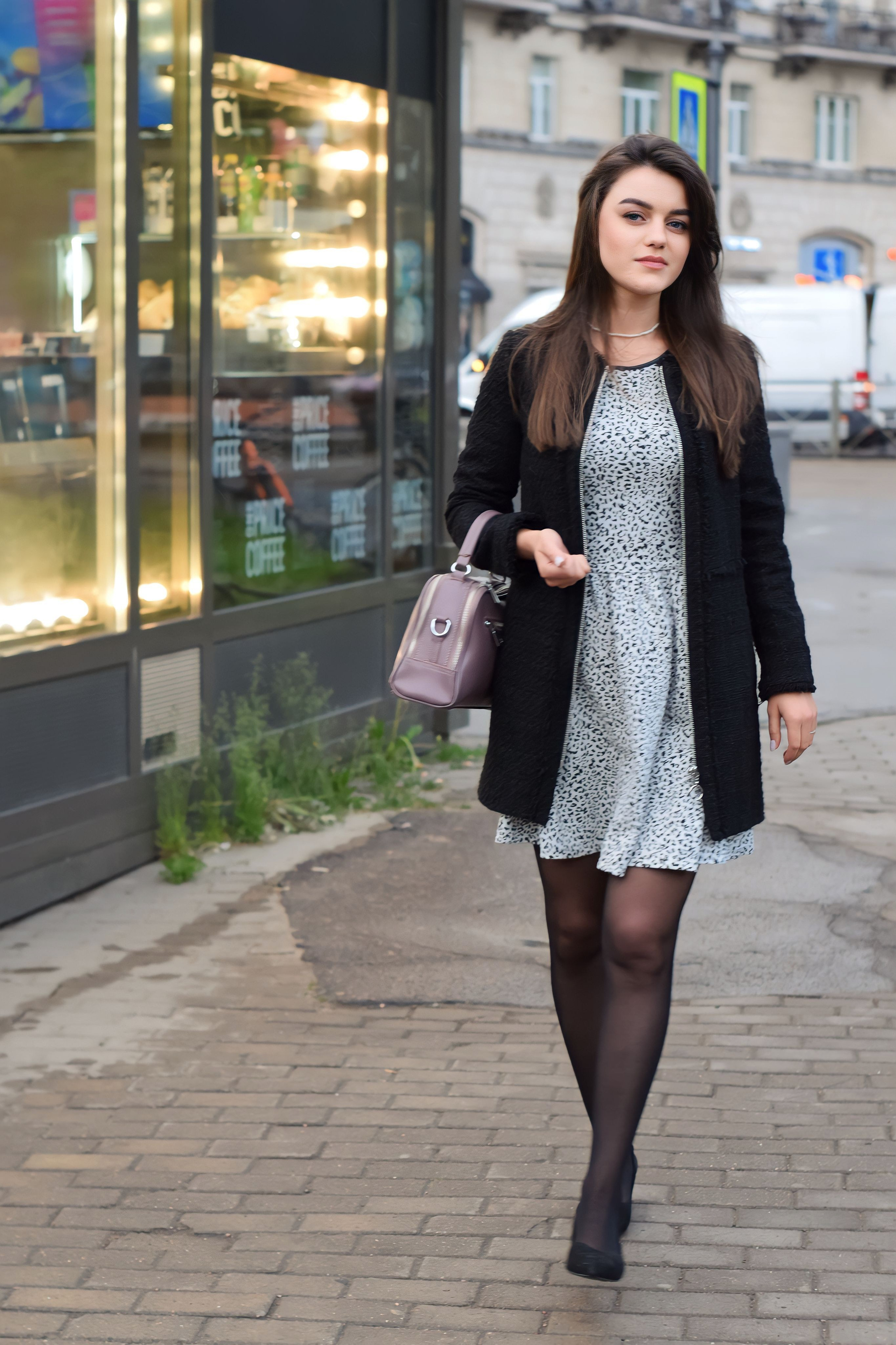 Photoshoot outside for young girl. Виктория Федосеенко, фотограф в Сербии