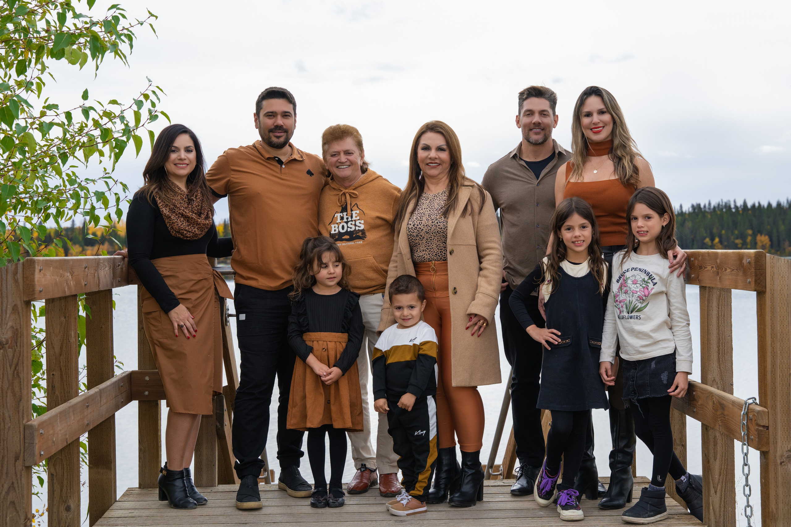 Ariana’s Family. Carlos Lima Photography — Photographer in Calgary