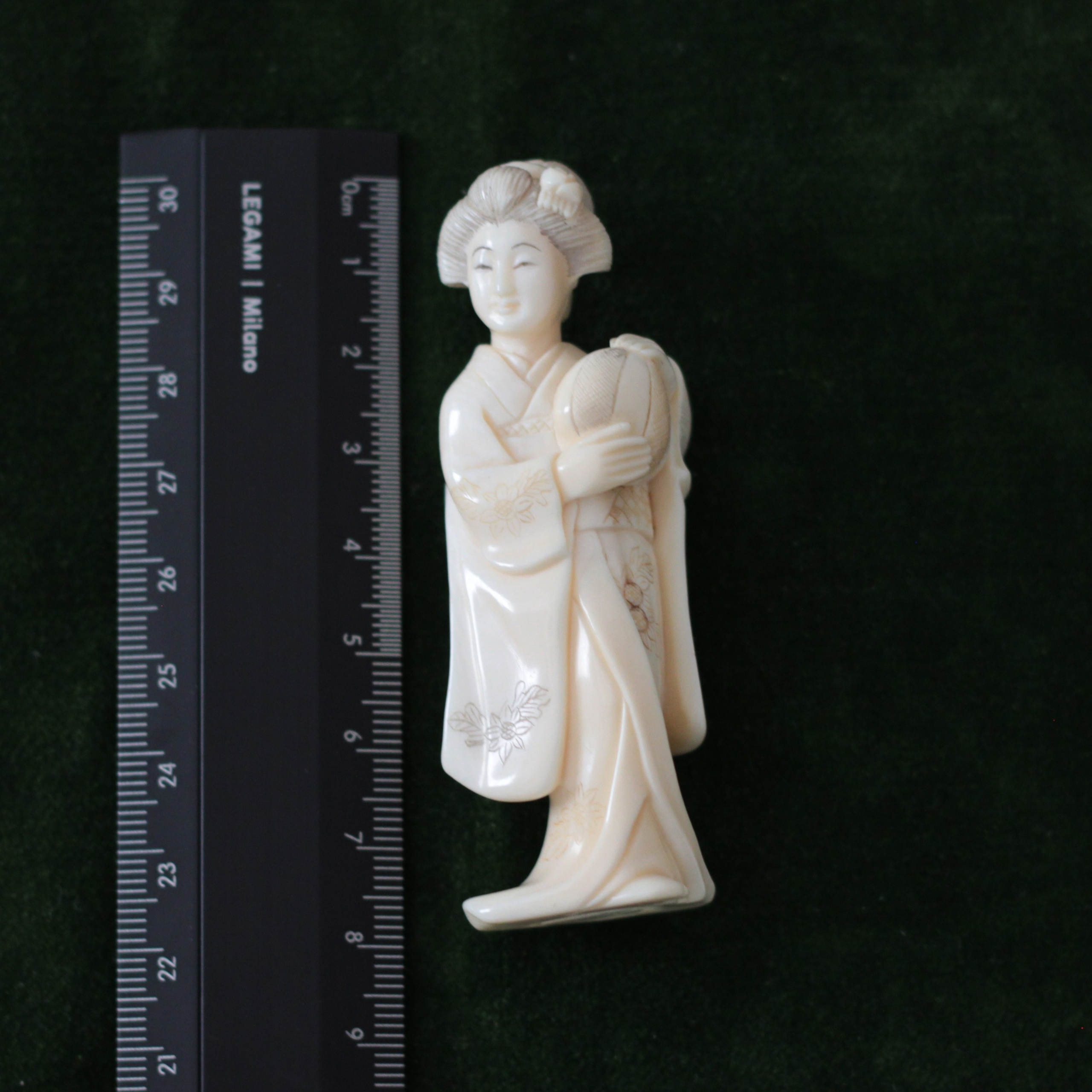 Lady. Современнные и актикварные украшения в Барселоне, Москве и Санкт-Петербурге