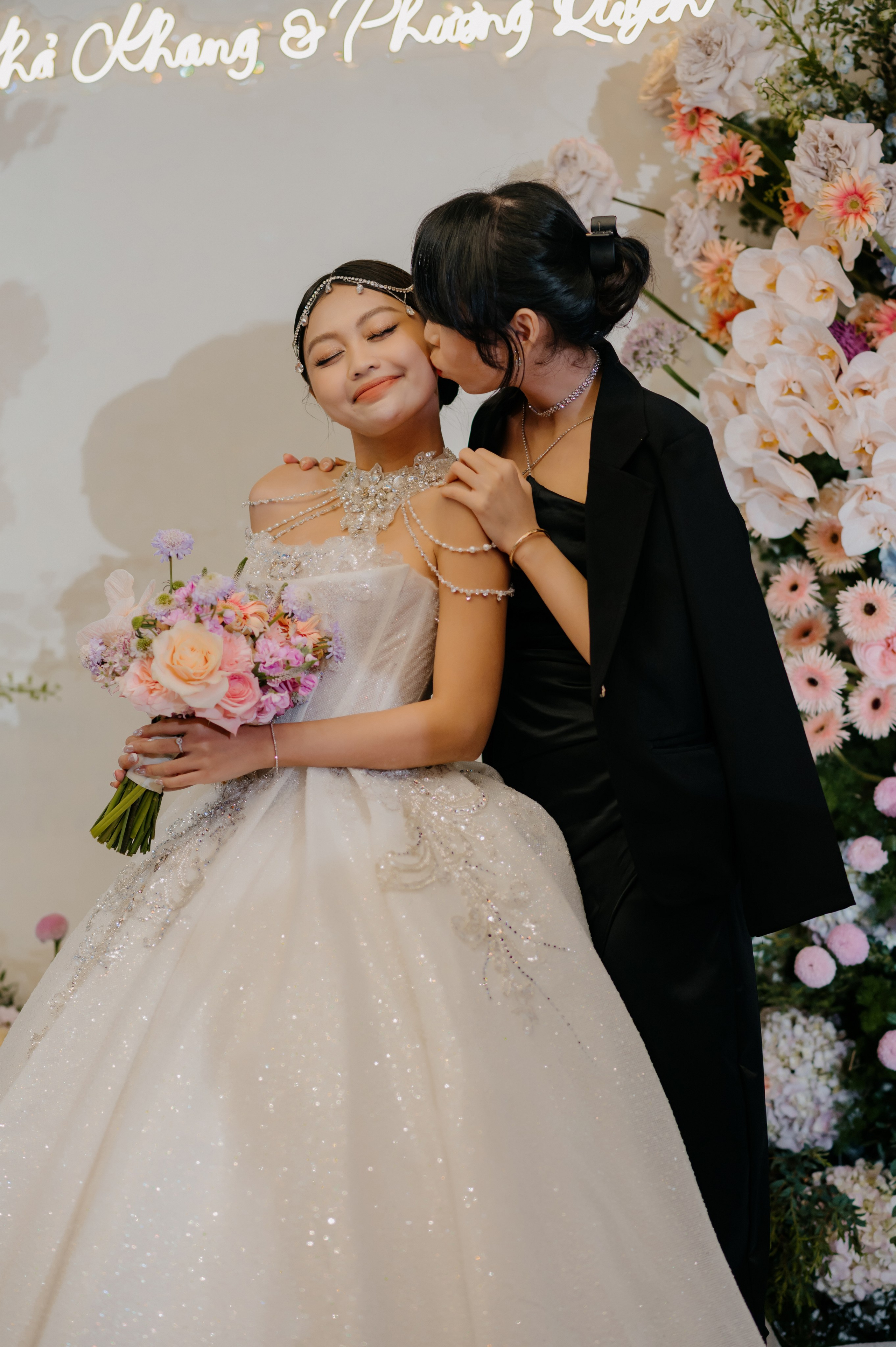 KHANG & QUYEN / Lavela Hotel. Saigon Wedding Present | Art Beyond Moments