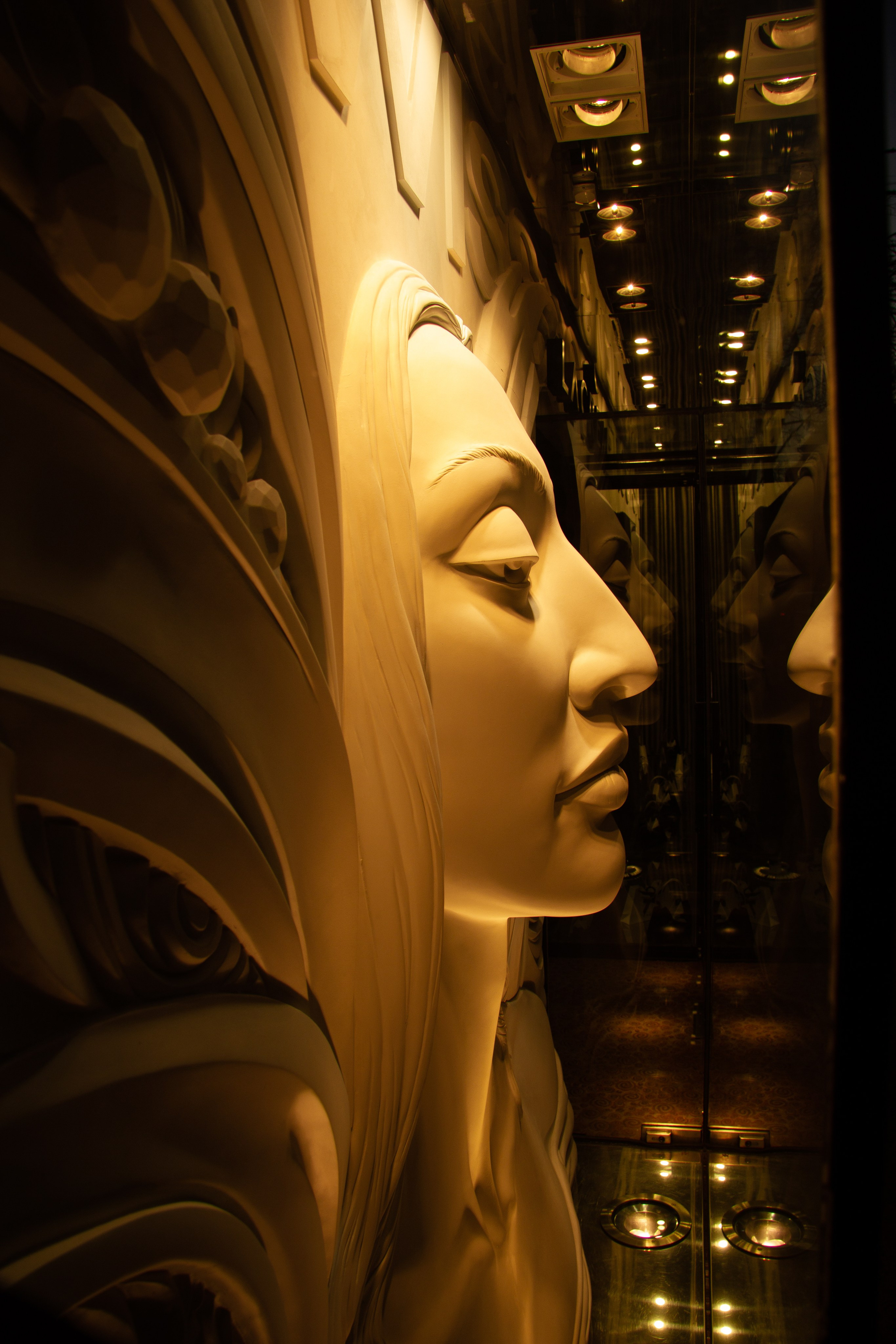 EXHIBITION. Lero Photographer and a set designer|individual custom portrait and advertising photography in Zutphen