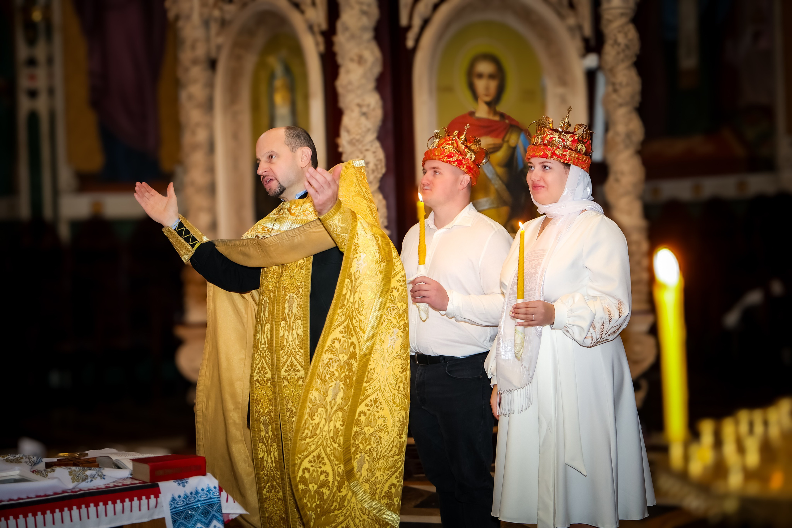 Cununie. Fotograf al tainelor bisericești – Alina Fetu