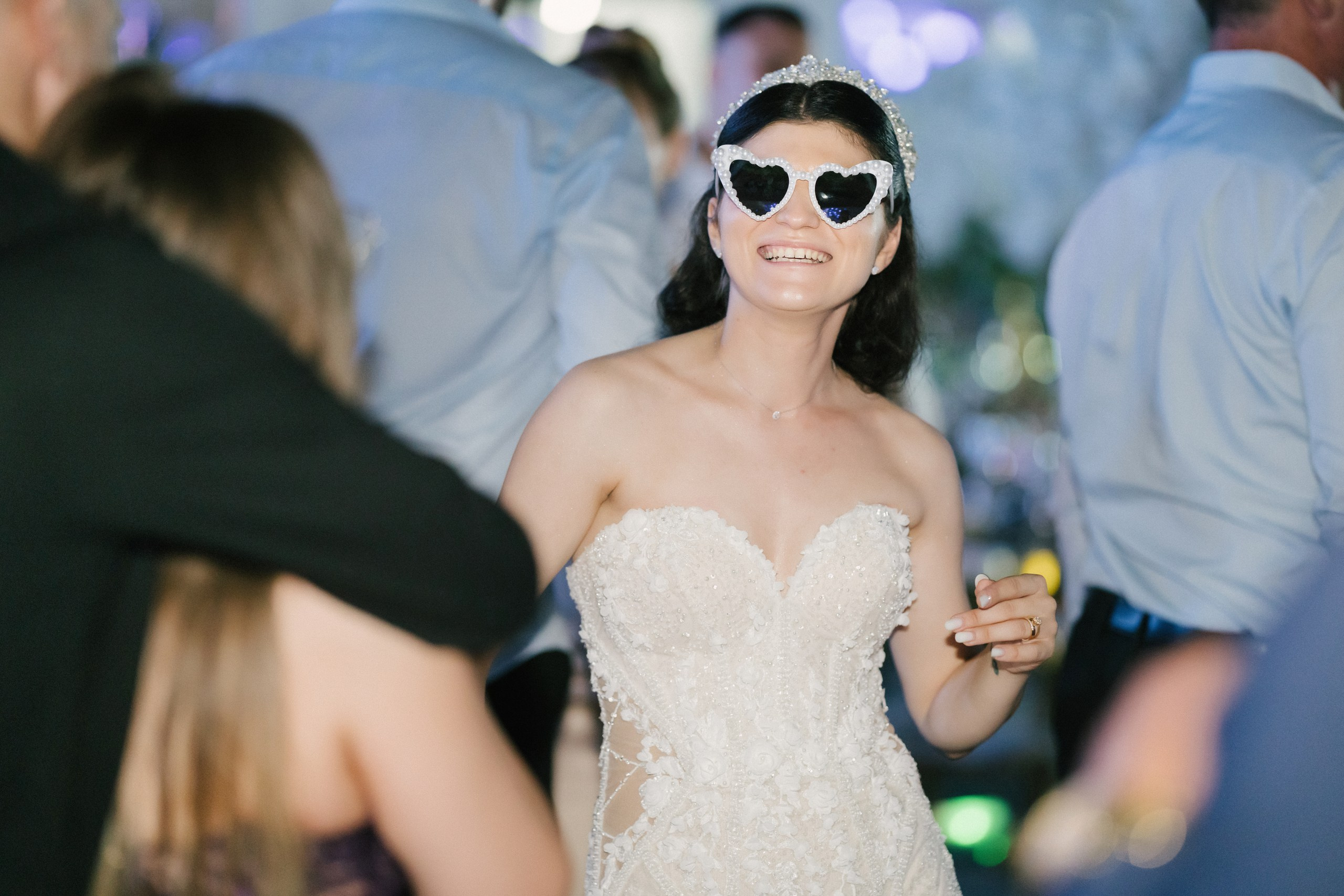 1. Mireasa Adriana în timpul pregătirilor de nuntă în Tudora Botoșani2. Costumul mirelui Ionuț fotografiat artistic în ziua nunții3. Prietenii mirelui la tradițiile de nuntă în Tudora4. Bărbieritul mirelui în cadrul obiceiurilor tradiționale de nuntă5. Fotografii de familie la biserică în ziua nunții6. Portret de familie cu mirii și copilul lor la nunta din Botoșani7. Primul dans al mirilor la Mariage Dor Baisa Botoșani8. Decor elegant de nuntă la Mariage Dor Baisa9. Emoții și tradiții la nunta din Tudora județul Botoșani10. Fotograf profesionist de nuntă în Botoșani surprinzând momente autentice - otograf-nunta-botosanifotograf-evenimente-botosanifotograf-profesionist-botosanifotograf-nunta-tudoranunta-tudora-botosanisedinta-foto-nunta-botosanipoze-nunta-botosanifotografii-nunta-tudorafotograf-cununie-religioasa-botosanibiserica-sfintii-imparati-constantin-si-elena-tudoramariage-dor-baisa-botosanirestaurant-nunta-botosanidansul-mirilor-mariage-dorpregatiri-mire-botosanipregatiri-mireasa-botosanitraditii-nunta-moldovaobiceiuri-nunta-tudorafotograf-familie-nunta-botosaniportret-miri-botosanigalerie-foto-nunta-botosanialbum-foto-nunta-botosaninunta-eleganta-botosaninunta-cu-traditii-botosanifotograf-premium-nunta-botosaniservicii-foto-video-botosanipoveste-de-nunta-botosanifotograf-documentar-nuntafotograf-natural-emotionalmiri-ionut-si-adriananunta-autentica-tudora -otograf-nunta-botosanifotograf-nunta-tudoranunta-tudora-botosanifotograf-evenimente-botosanifotograf-profesionist-botosaniservicii-foto-video-botosanigalerie-foto-nunta-botosanialbum-foto-nunta-botosani - nunta-autentica-botosaninunta-cu-traditii-botosanipoveste-de-nunta-botosanifotografii-emotionante-nuntamomente-autentice-nuntafotografie-documentara-nuntafotograf-natural-nunta- pregatiri-miri-tudorabiserica-tudora-botosanicununie-religioasa-tudoramariage-dor-baisa-botosanipetrecere-nunta-botosanivalsul-mirilor-botosani - alino-foto-studio-botosaniionut-si-adriana-nunta-tudorafotograf-alin-chirila-botosani