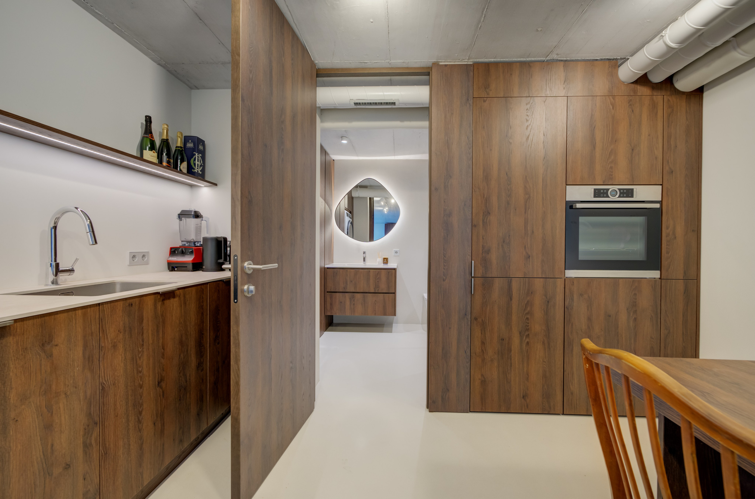 Kauno g. 32B. Elina Sapiega fotografė Vilniuje