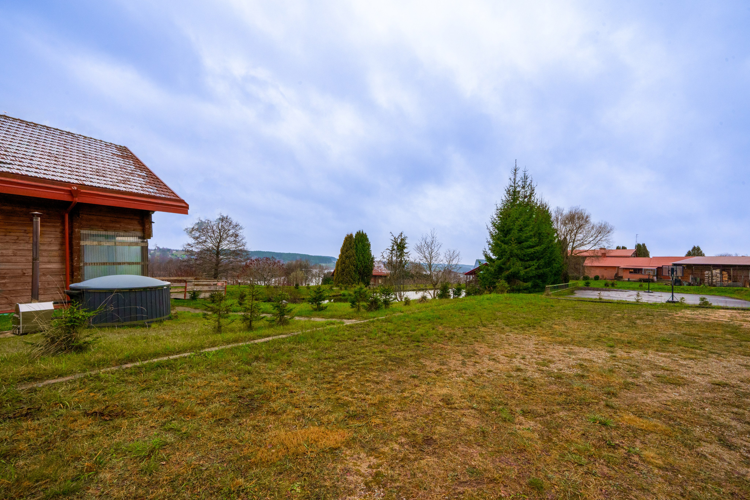 Trakų raj. sodyba. Elina Sapiega fotografė Vilniuje