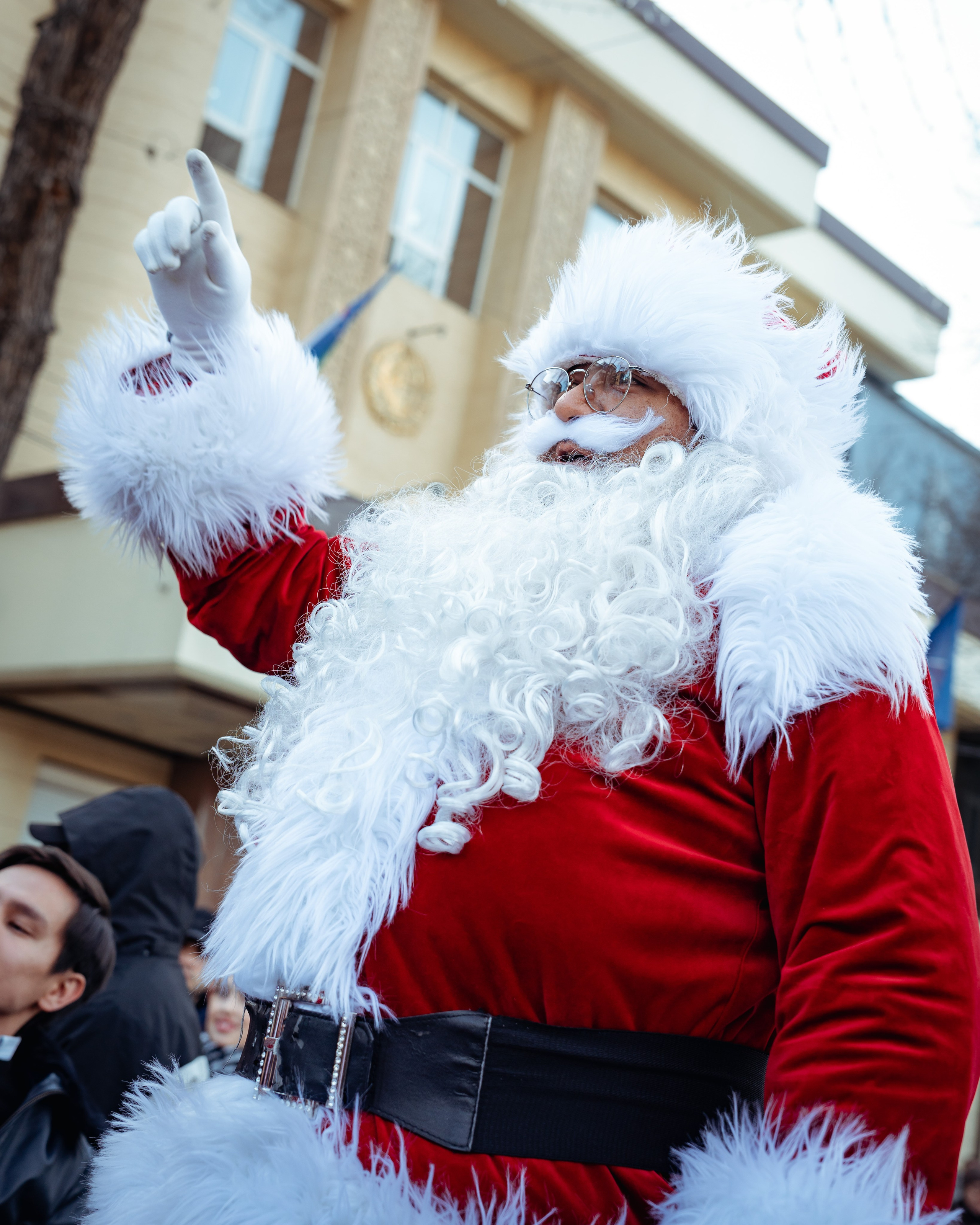Парад Дедов Морозов. Георгий Намазов | Фотограф в Ташкенте