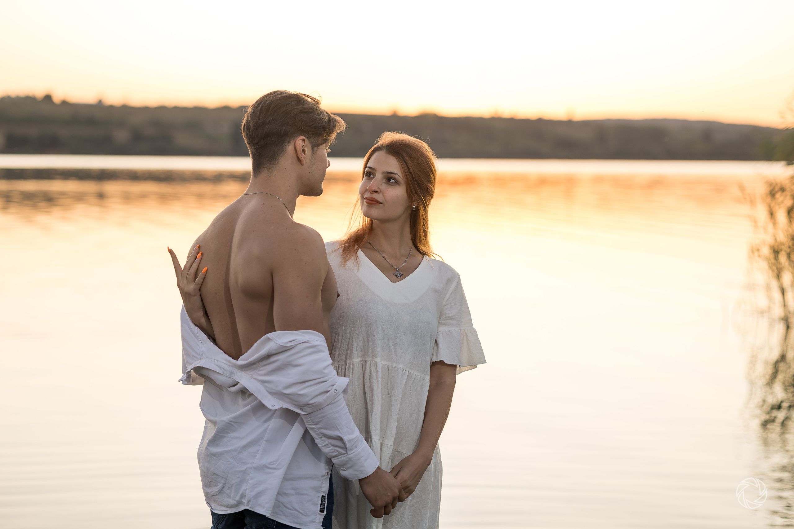 Sunset by the lake. ✔️ Servicii foto si video in Chisinau Moldova - Cinematic.md