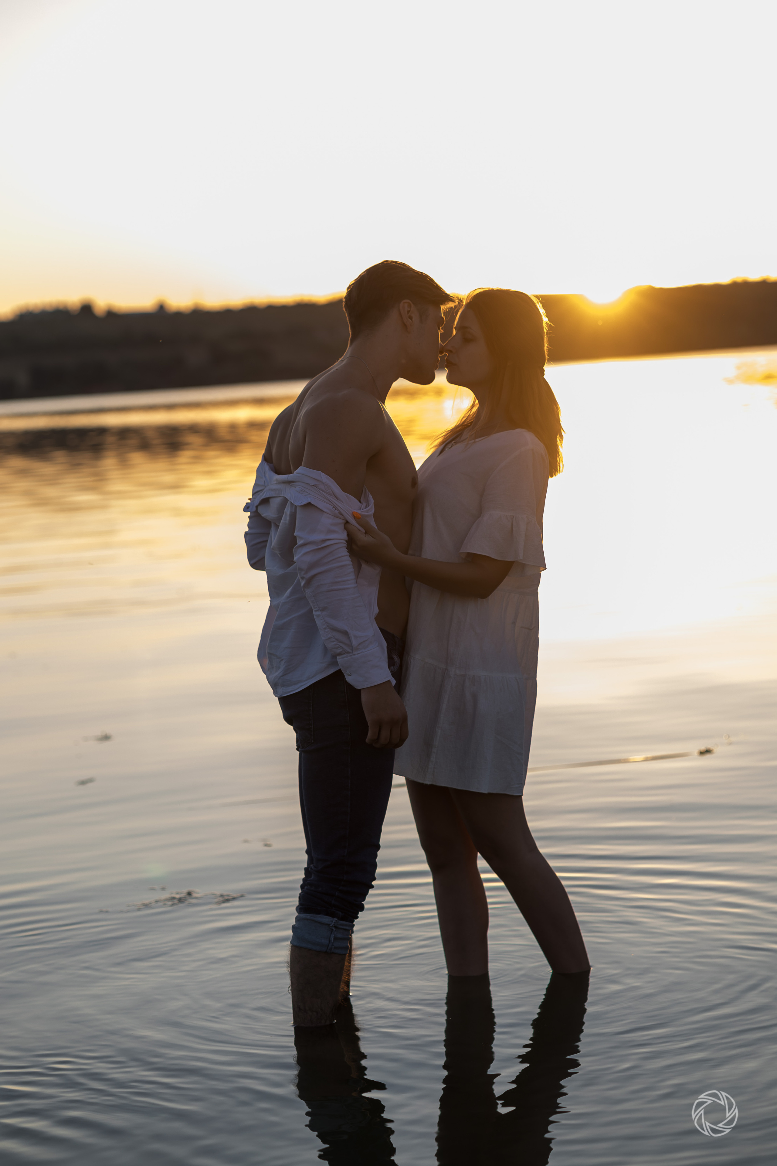 Sunset by the lake. ✔️ Servicii foto si video in Chisinau Moldova - Cinematic.md