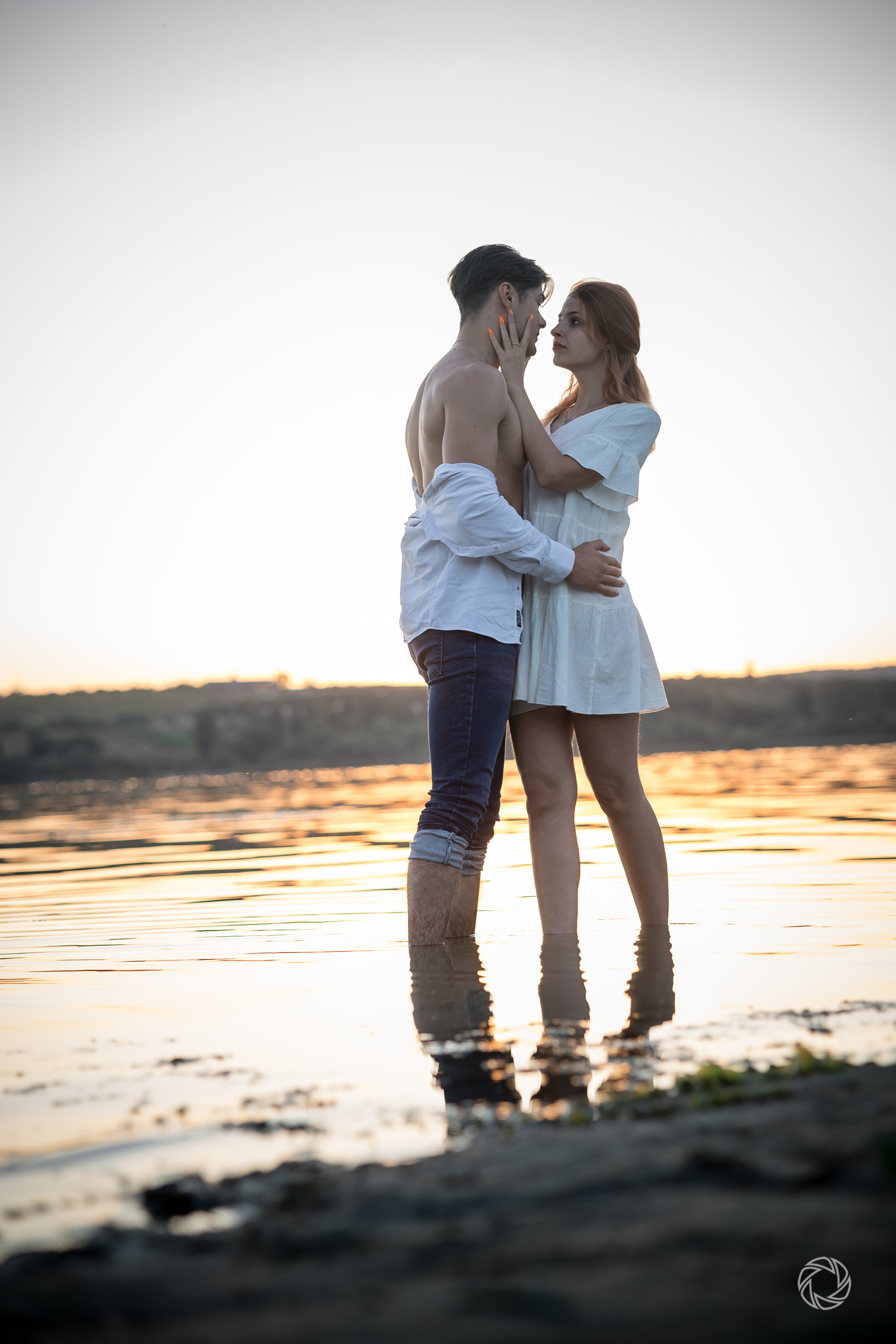 Sunset by the lake. ✔️ Servicii foto si video in Chisinau Moldova - Cinematic.md