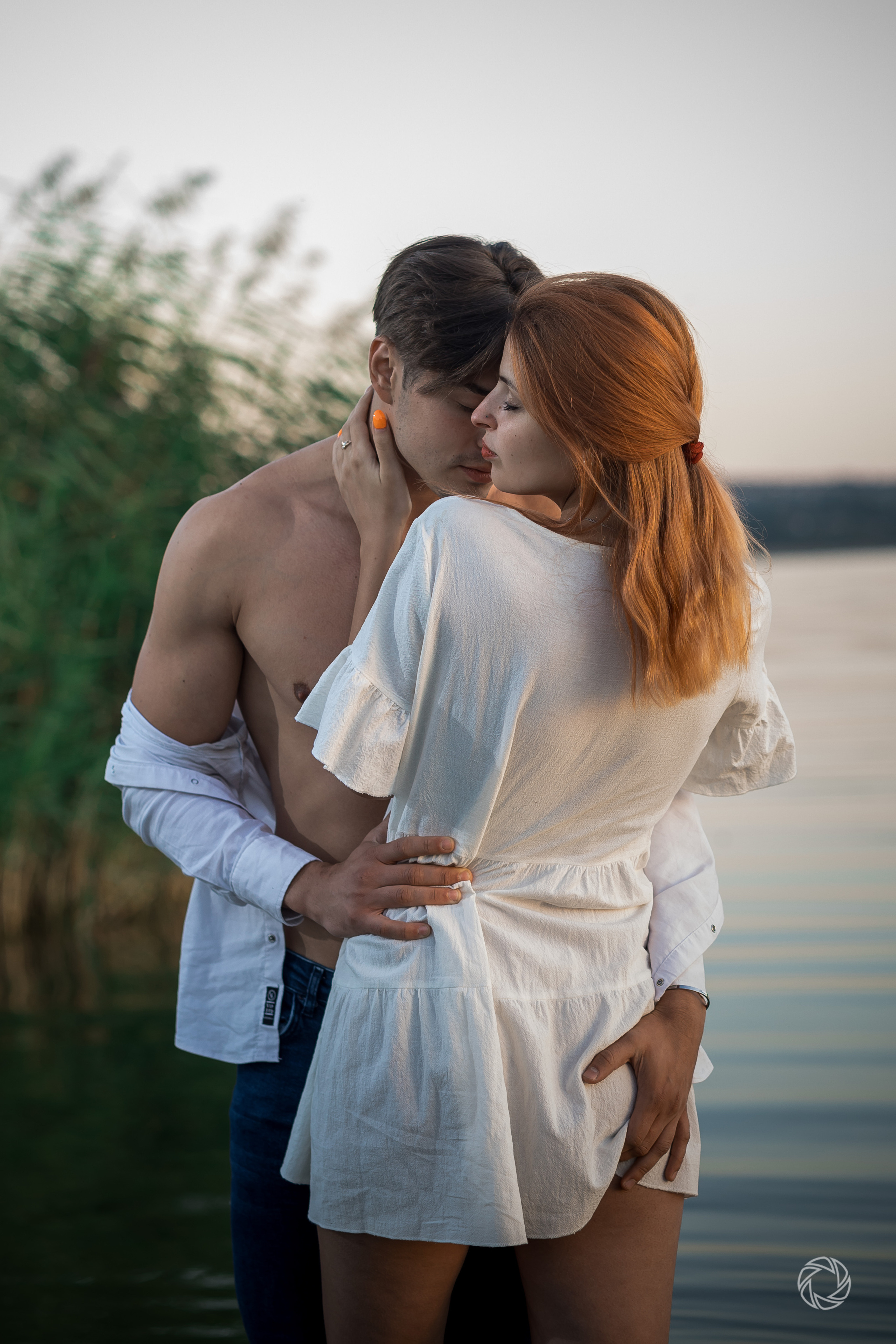 Sunset by the lake. ✔️ Servicii foto si video in Chisinau Moldova - Cinematic.md