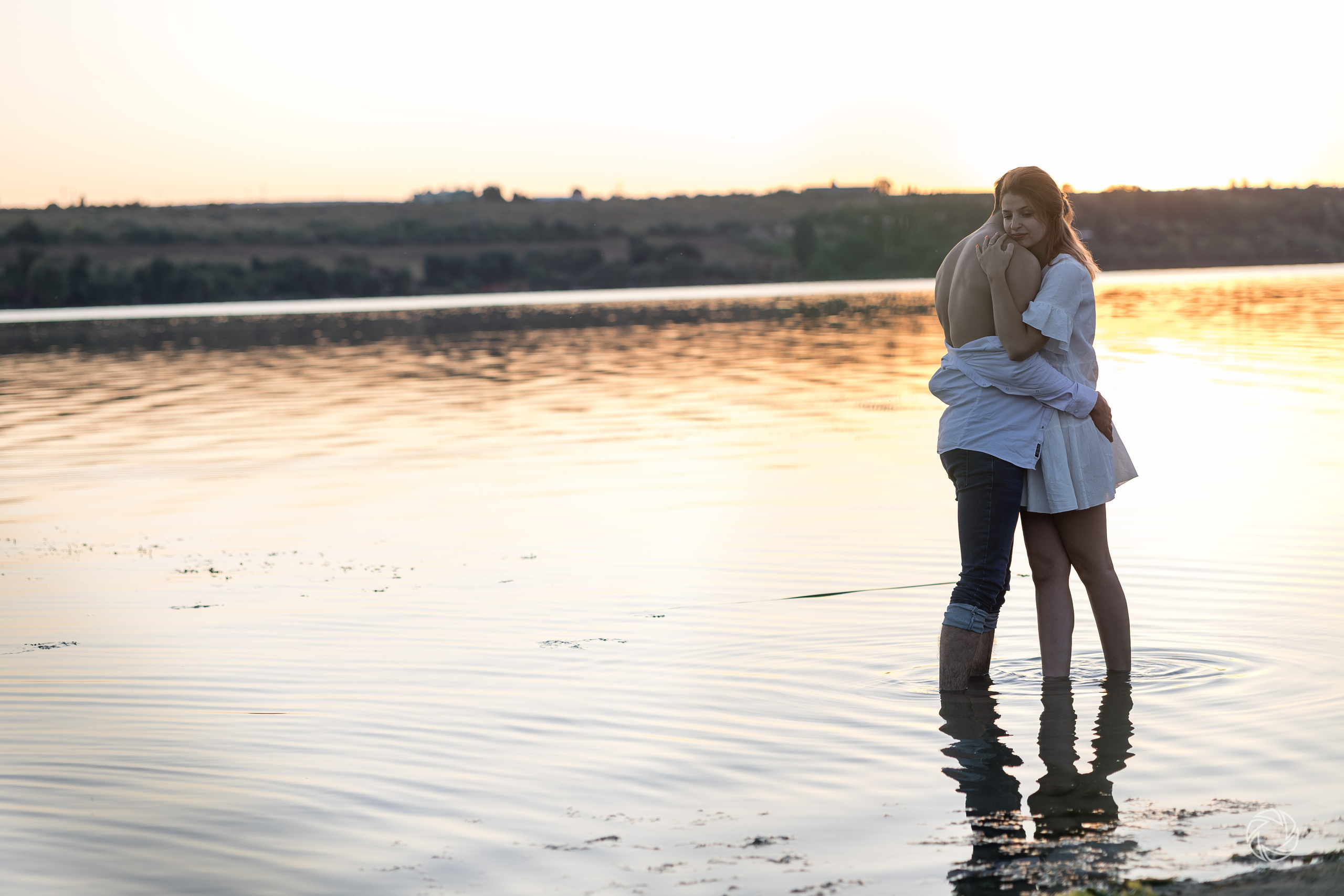 Sunset by the lake. ✔️ Servicii foto si video in Chisinau Moldova - Cinematic.md