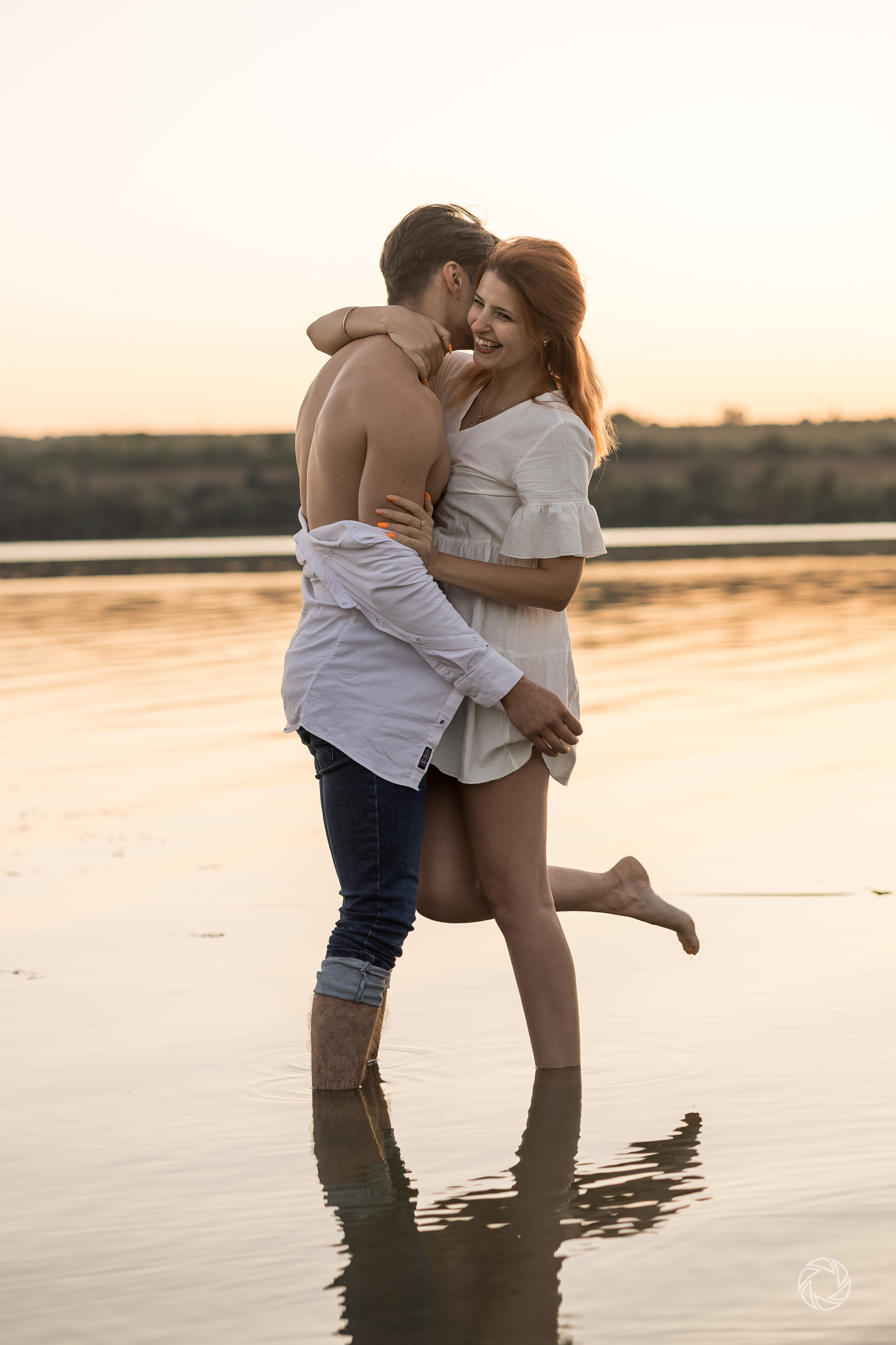 Sunset by the lake. ✔️ Servicii foto si video in Chisinau Moldova - Cinematic.md