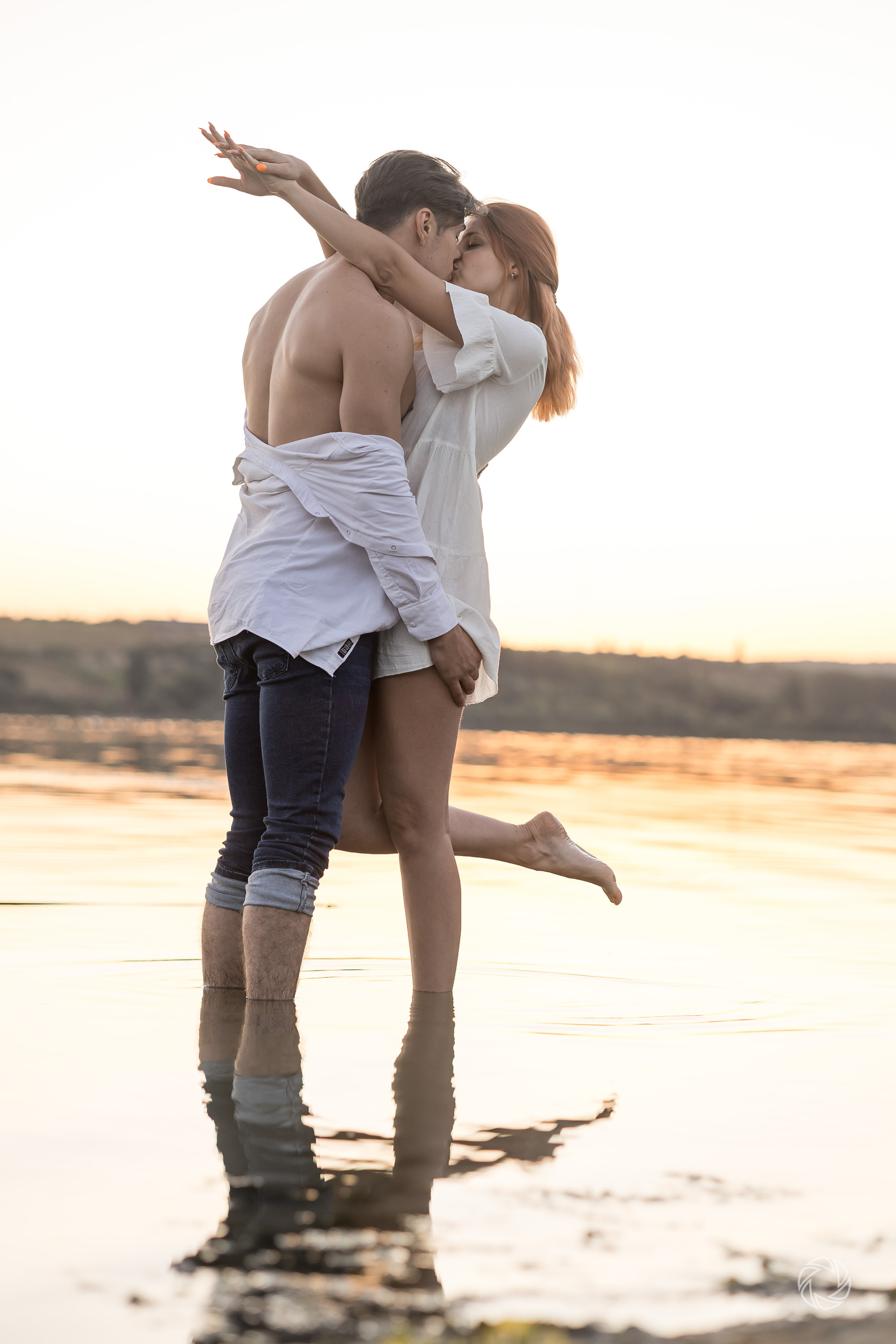 Sunset by the lake. ✔️ Servicii foto si video in Chisinau Moldova - Cinematic.md