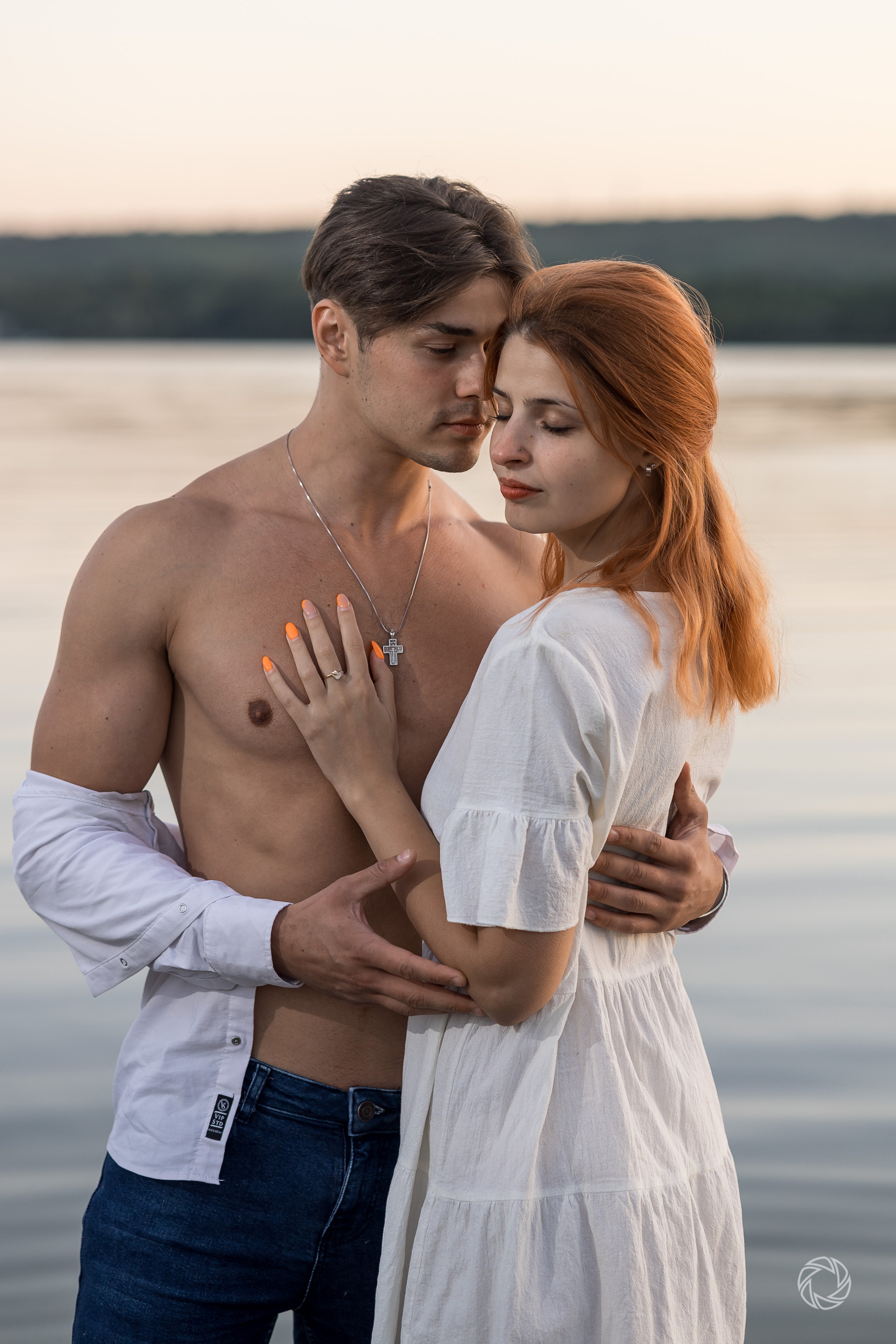 Sunset by the lake. ✔️ Servicii foto si video in Chisinau Moldova - Cinematic.md