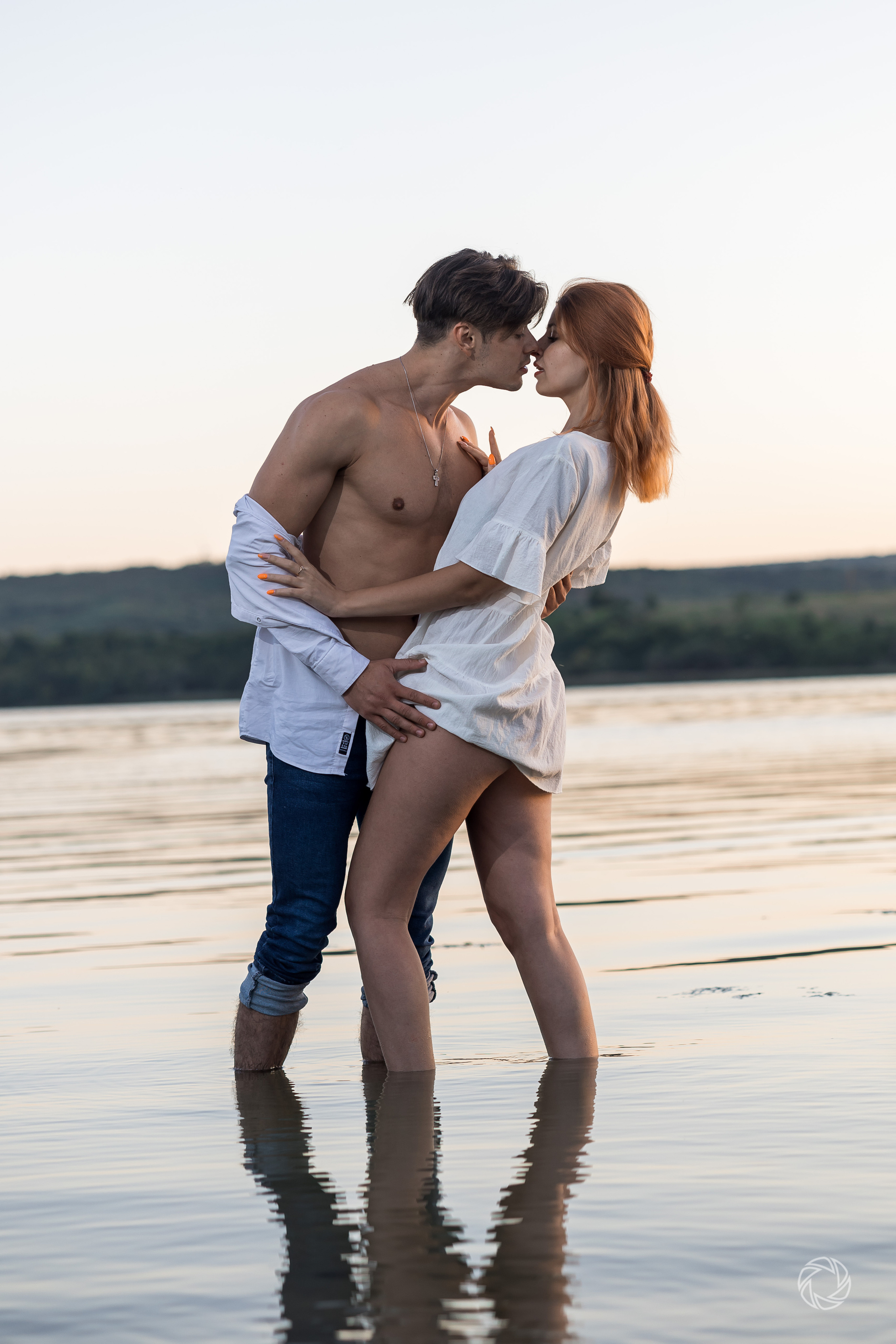 Sunset by the lake. ✔️ Servicii foto si video in Chisinau Moldova - Cinematic.md