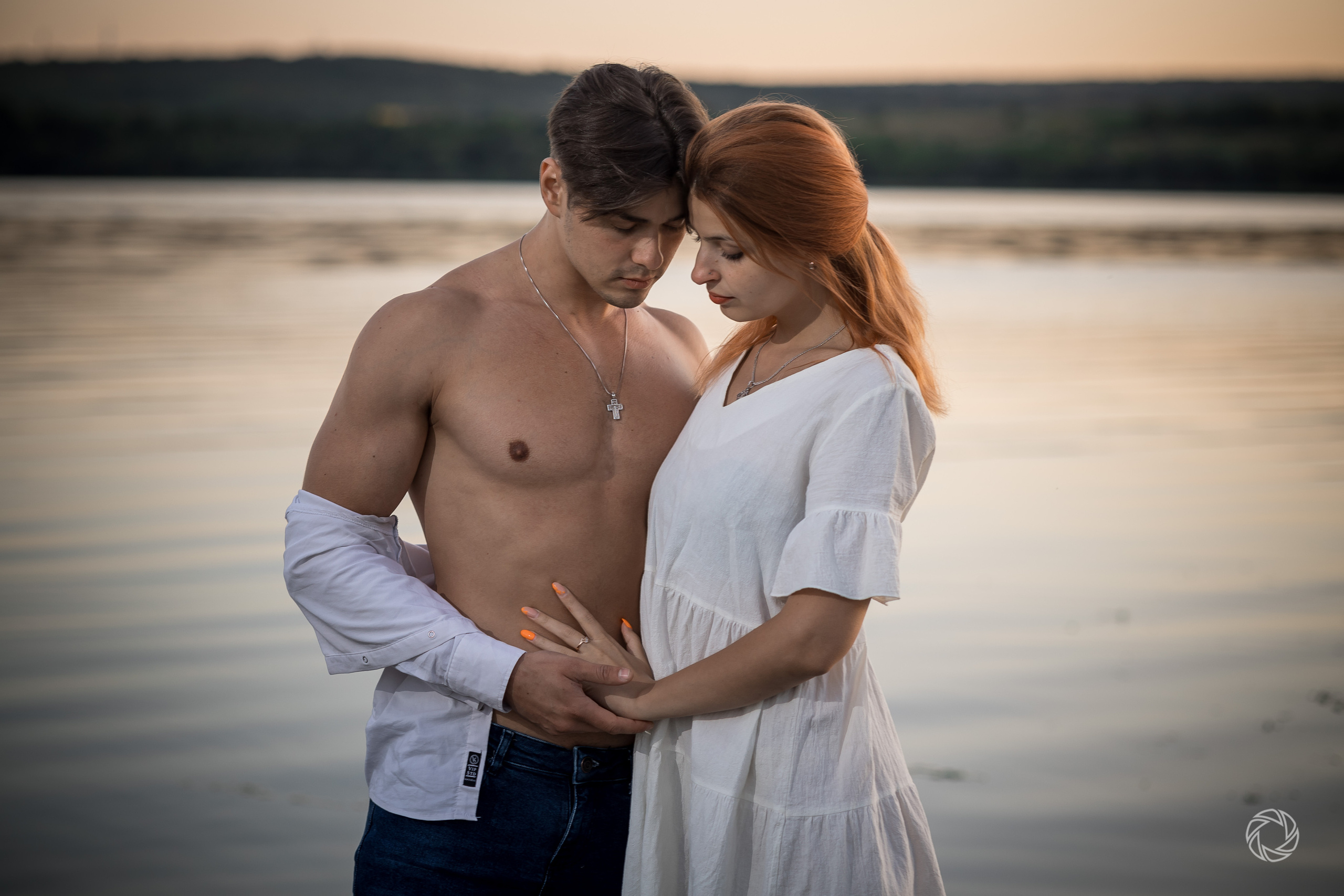 Sunset by the lake. ✔️ Servicii foto si video in Chisinau Moldova - Cinematic.md