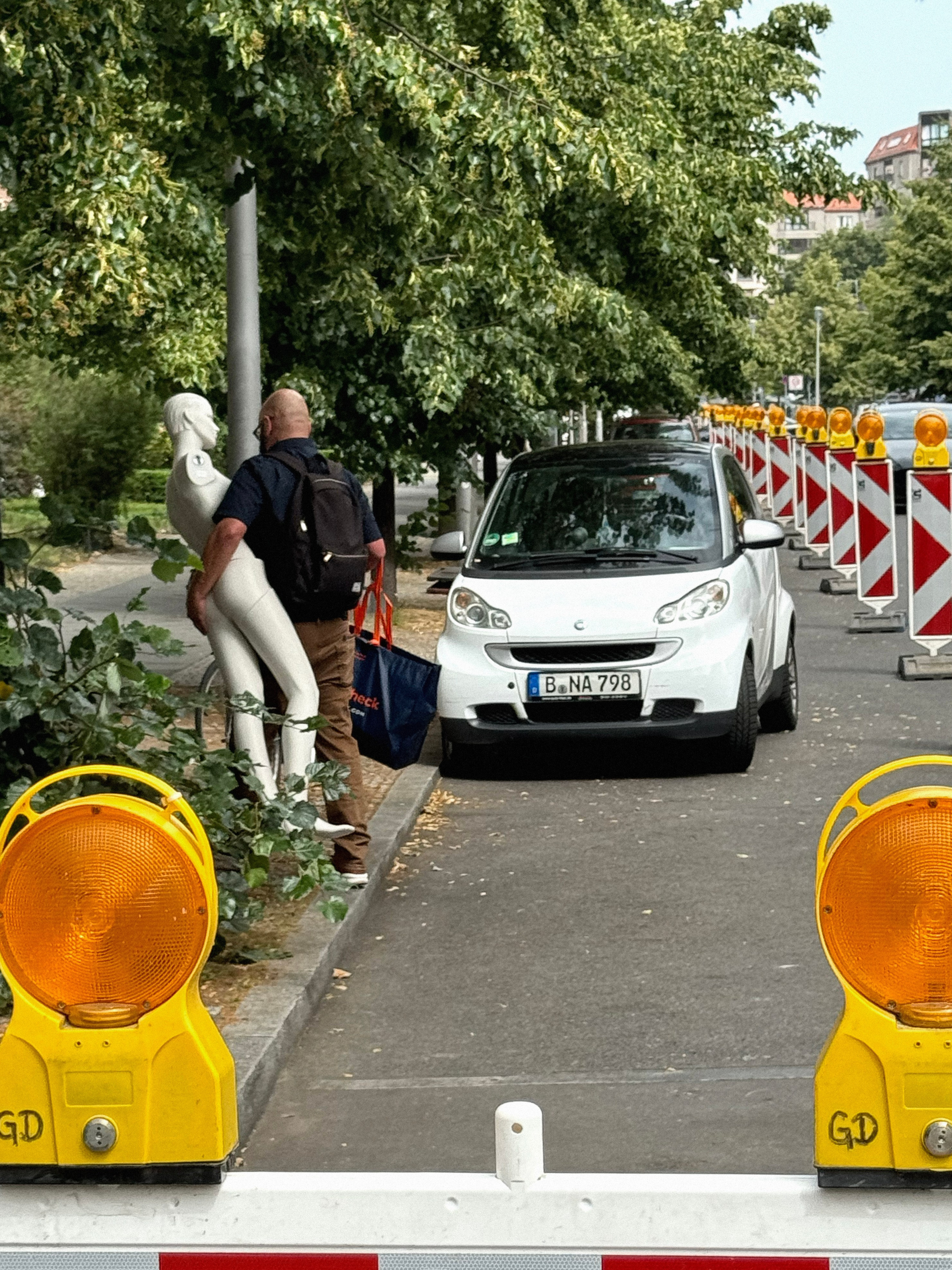 Berliner Mischung (in Farbe). BNW Around Photography