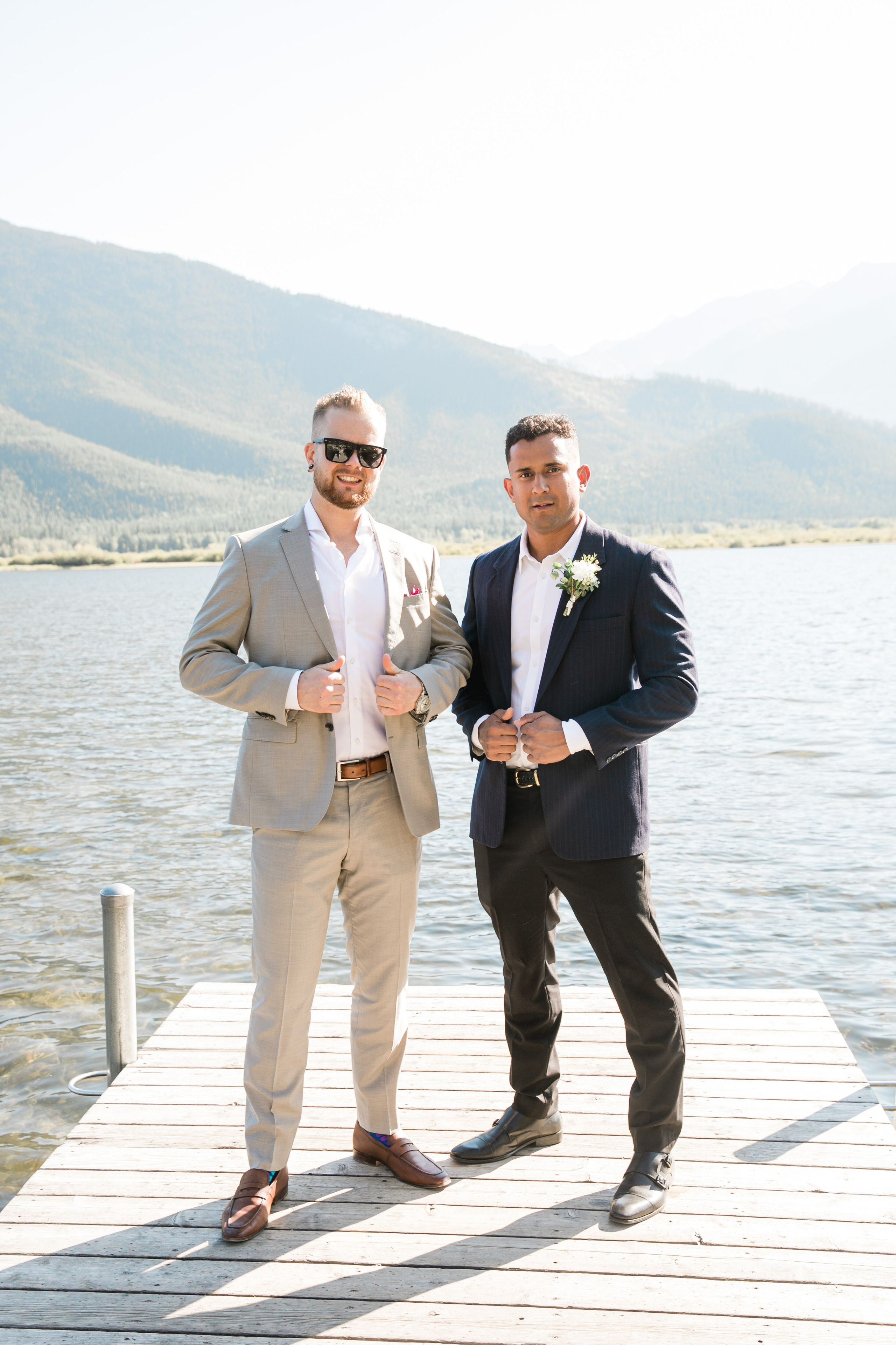 Dakota & Jarrett Wedding — Vermilion Lakes. Fotografía accesible en Calgary
