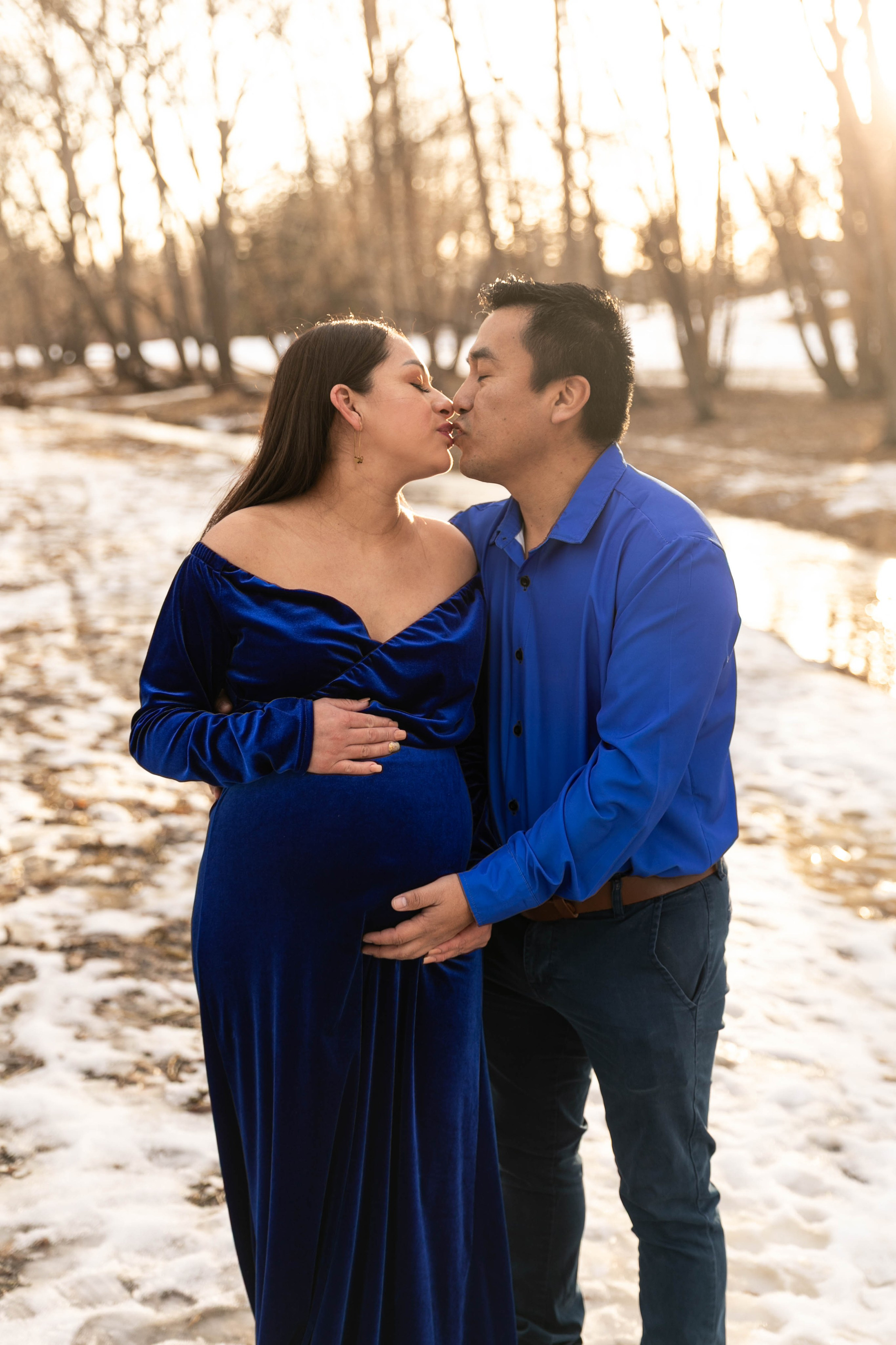 Maternity Photos — Confederation Park — Dulce. Fotografía accesible en Calgary