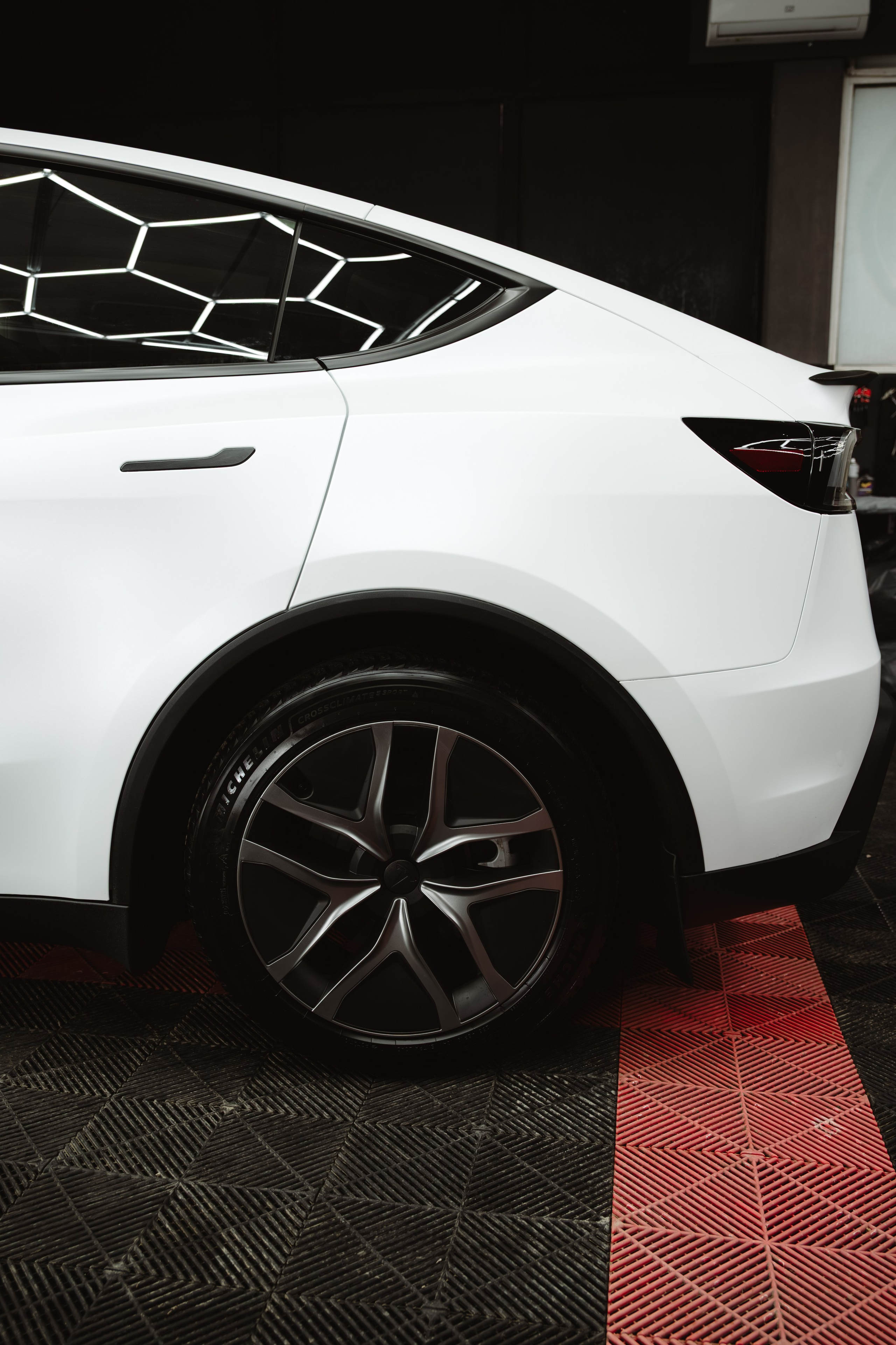 Tesla Model Y (PMC Detailing). Adrian Visovan - Fotograf Iasi