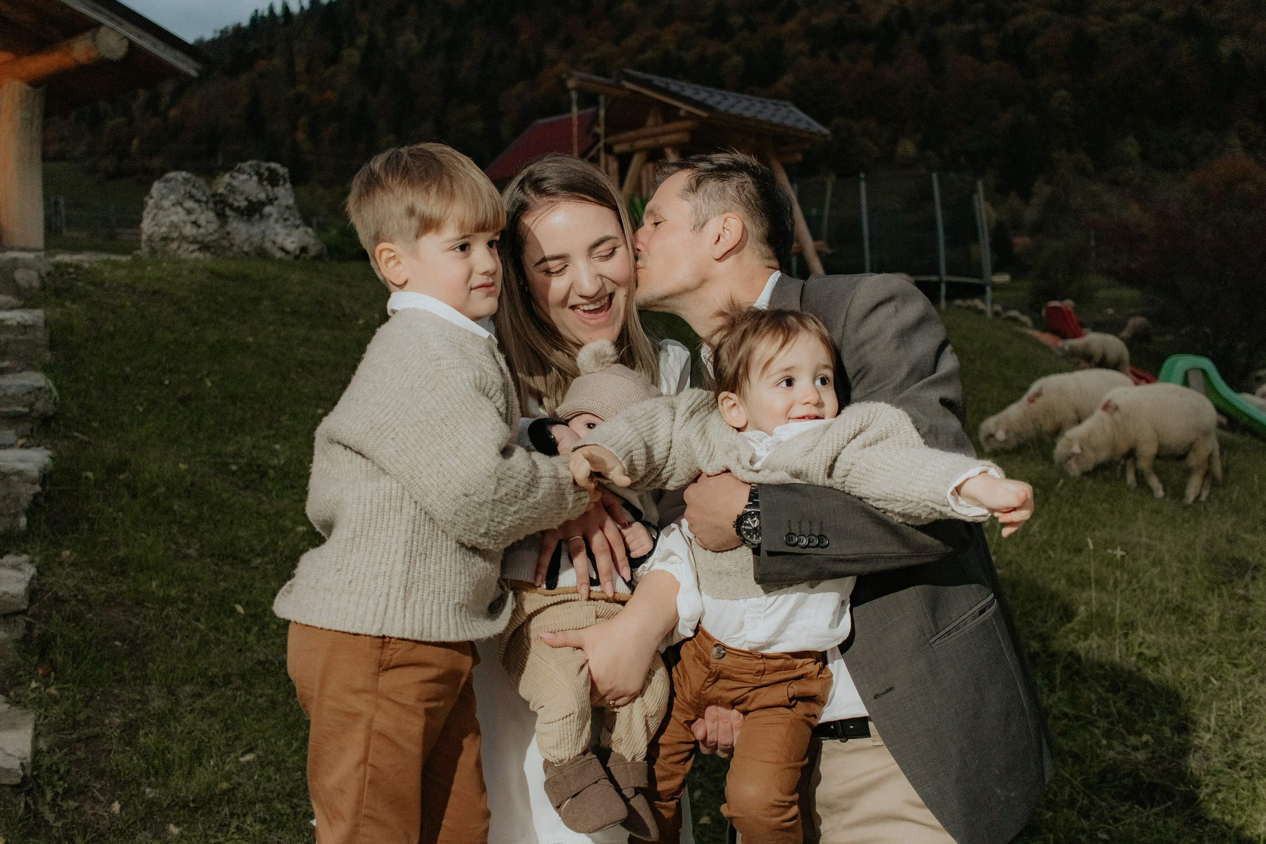 Razvan. Fotograf si videograf — evenimente si studio