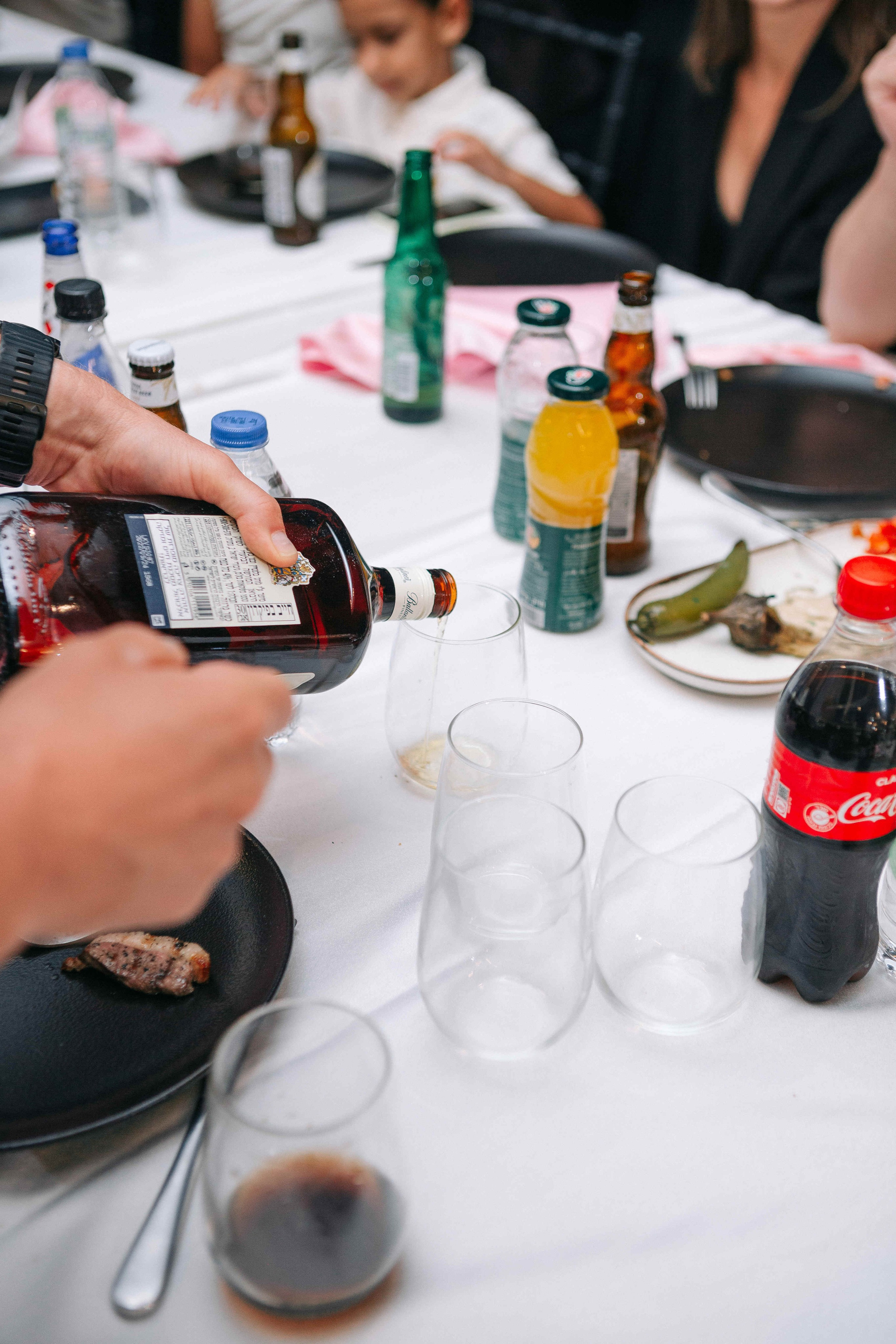 PARTY WITH FRIENDS. Https://shi-photo.com/