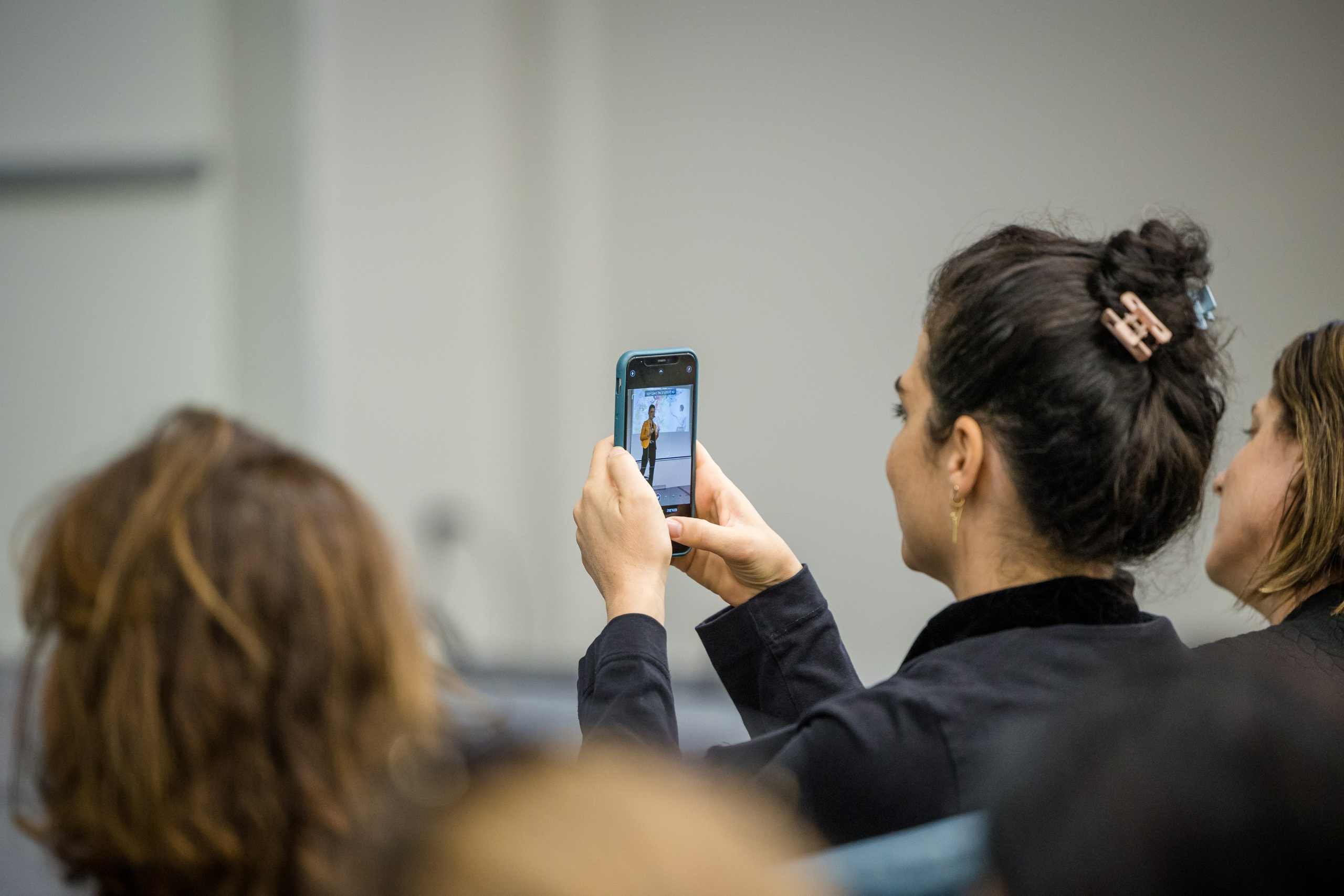 Pfizer. AMIR BUCHNIK PHOTOGRAPHER