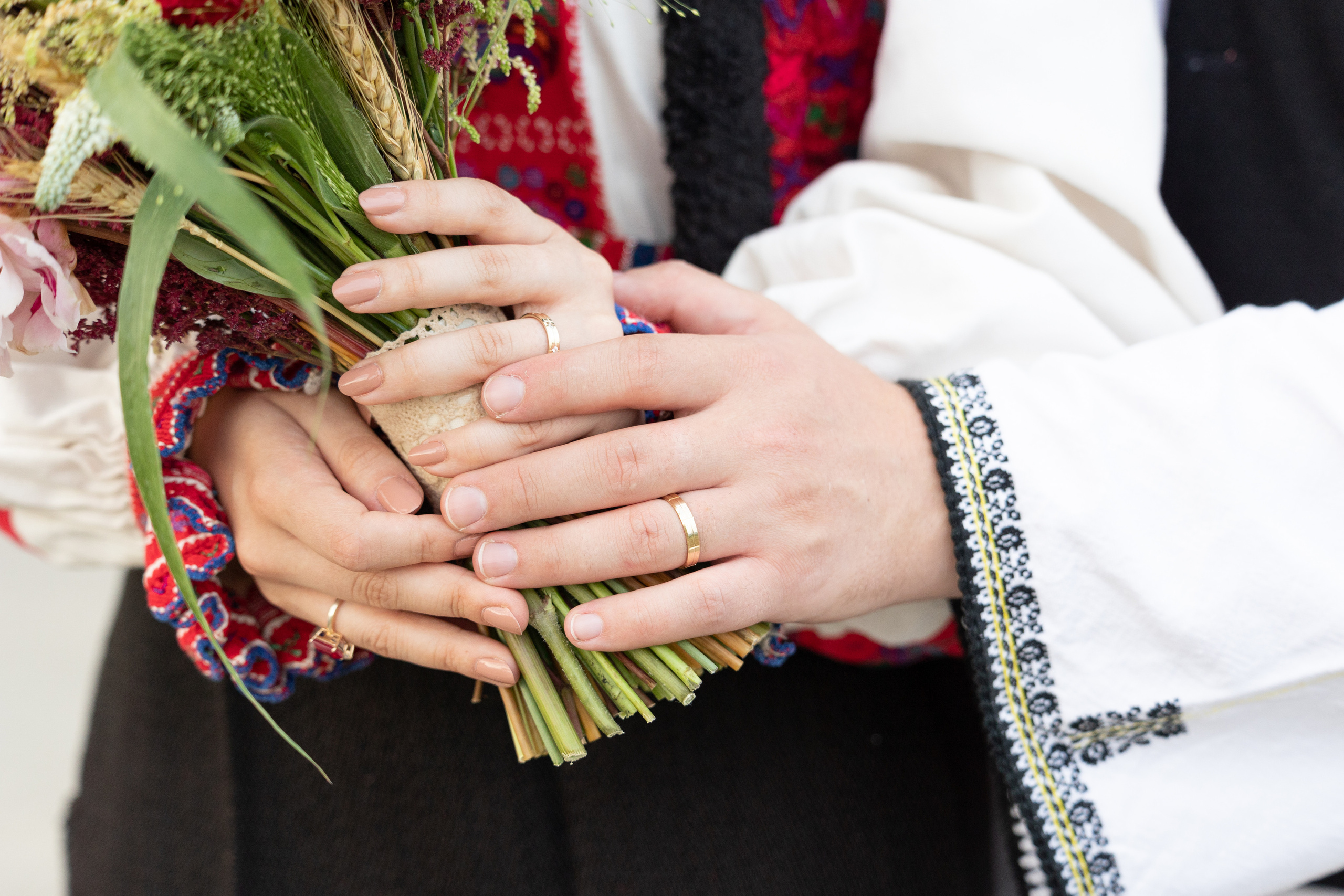 Nunta in costum popular. Product and food photographer in Brasov, Romania