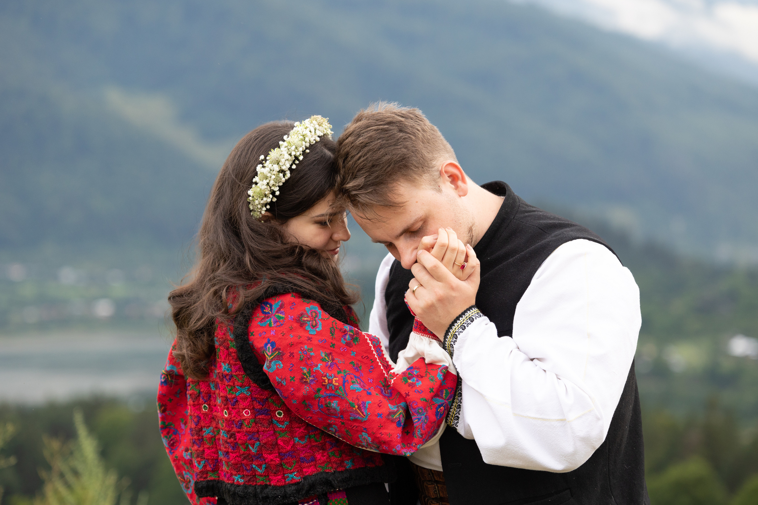 Nunta in costum popular. Product and food photographer in Brasov, Romania