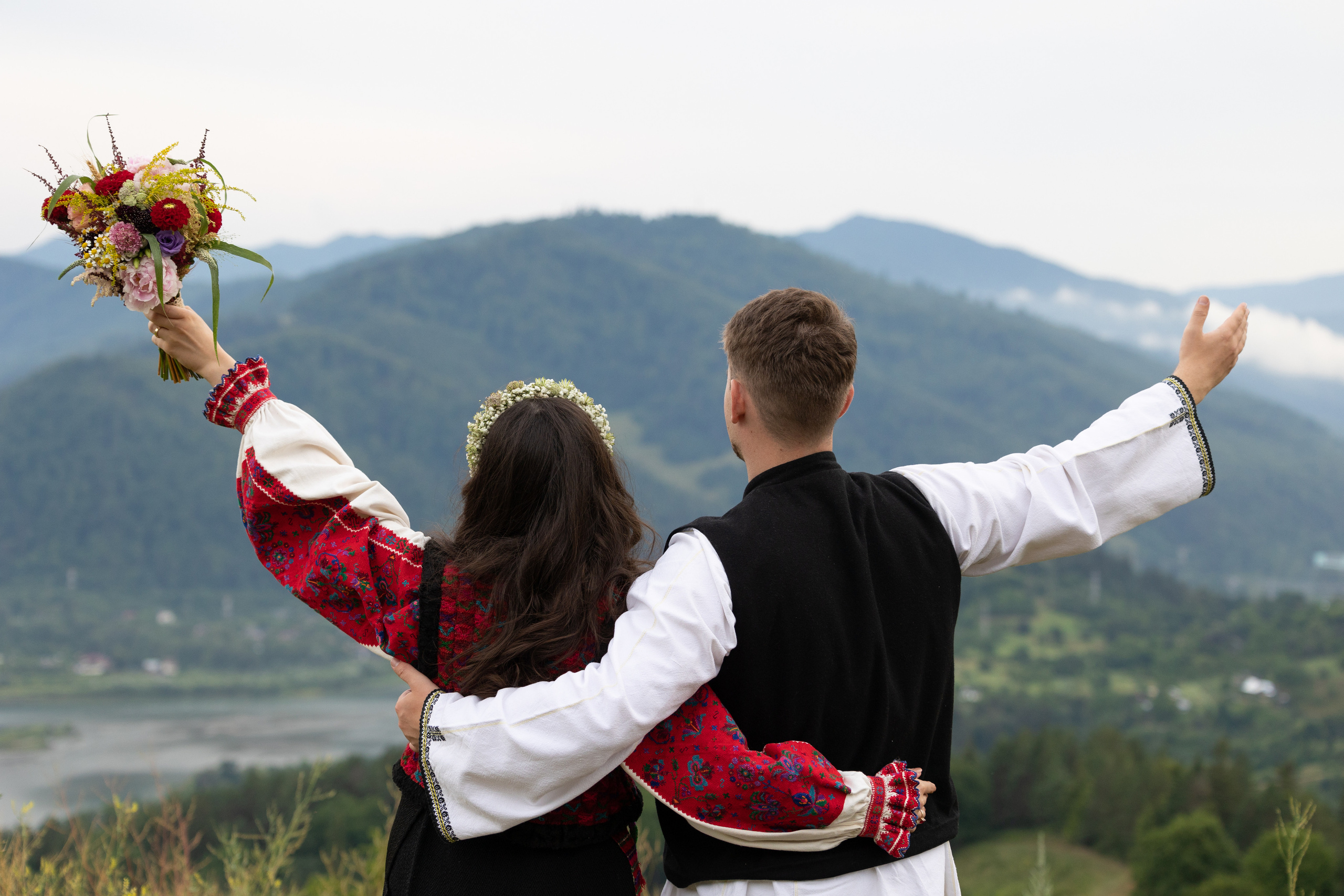 Nunta in costum popular. Product and food photographer in Brasov, Romania