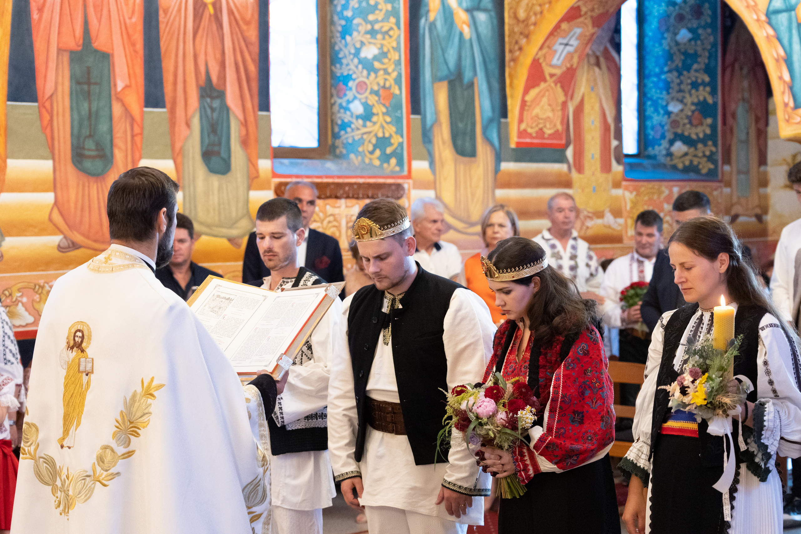 Nunta in costum popular. Product and food photographer in Brasov, Romania