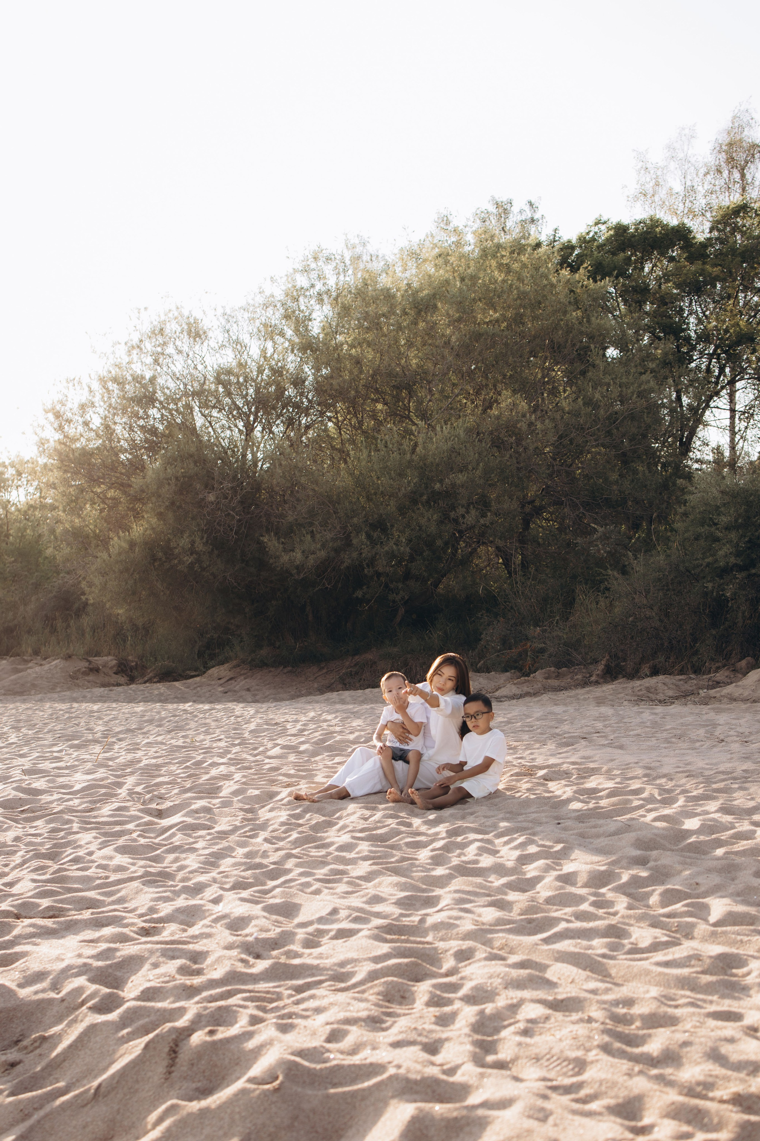 Family at Sunset. Фотограф родов, семей и новорожденных малышей в Дубае