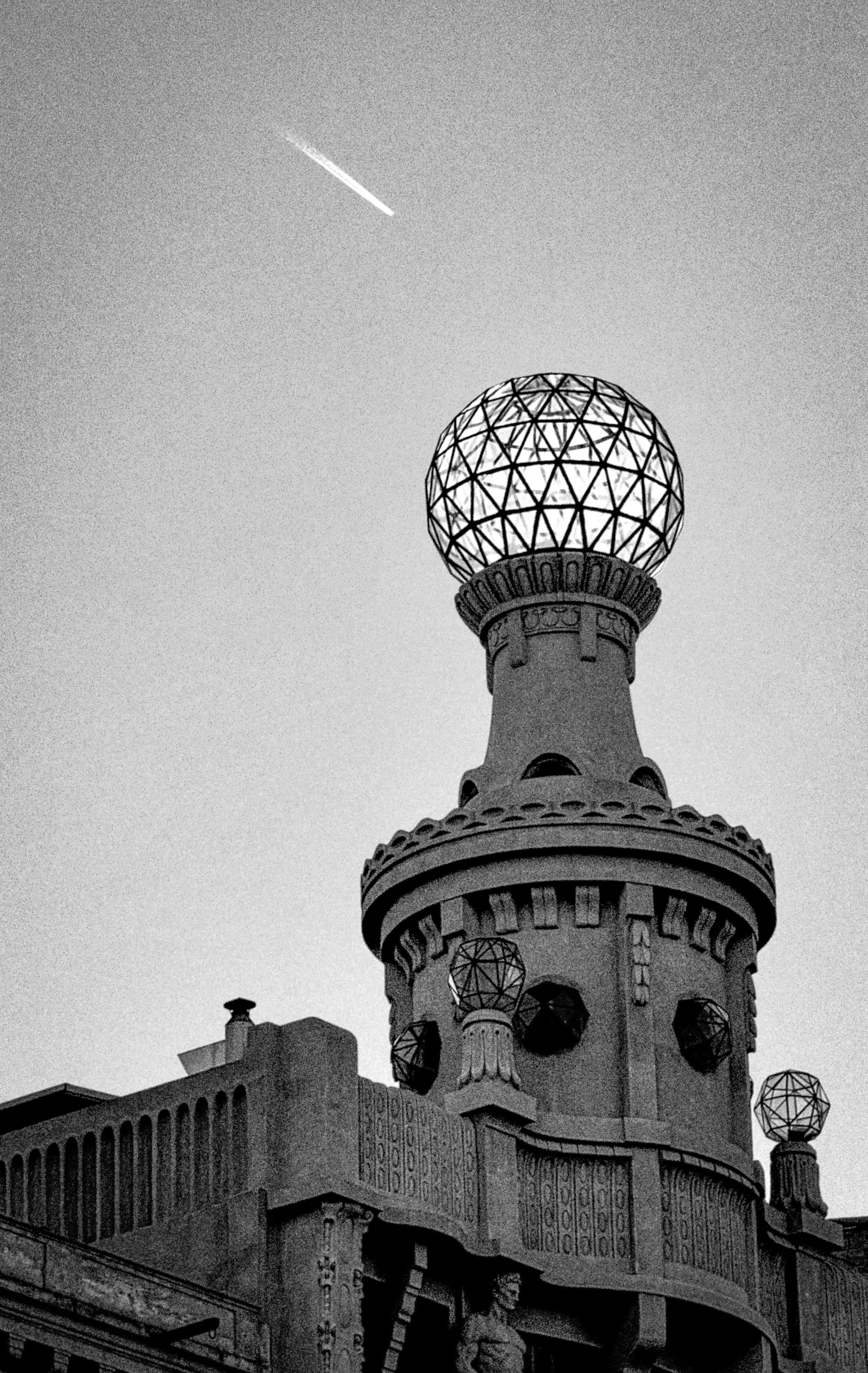 Diario Barcelones (monochrome). Vladislav Makarov. Portrait & Street style photographer in Baku