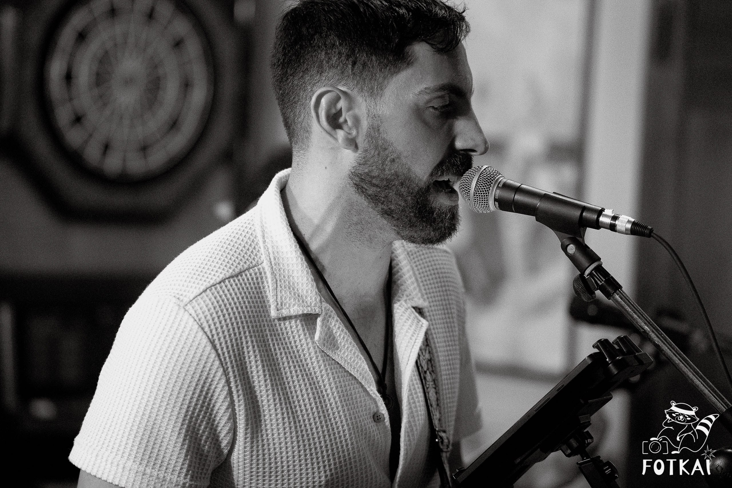 Stones of the Coast en Café Aljibe Rojales: Reportaje fotográfico 30.08.25 | FOTKAI