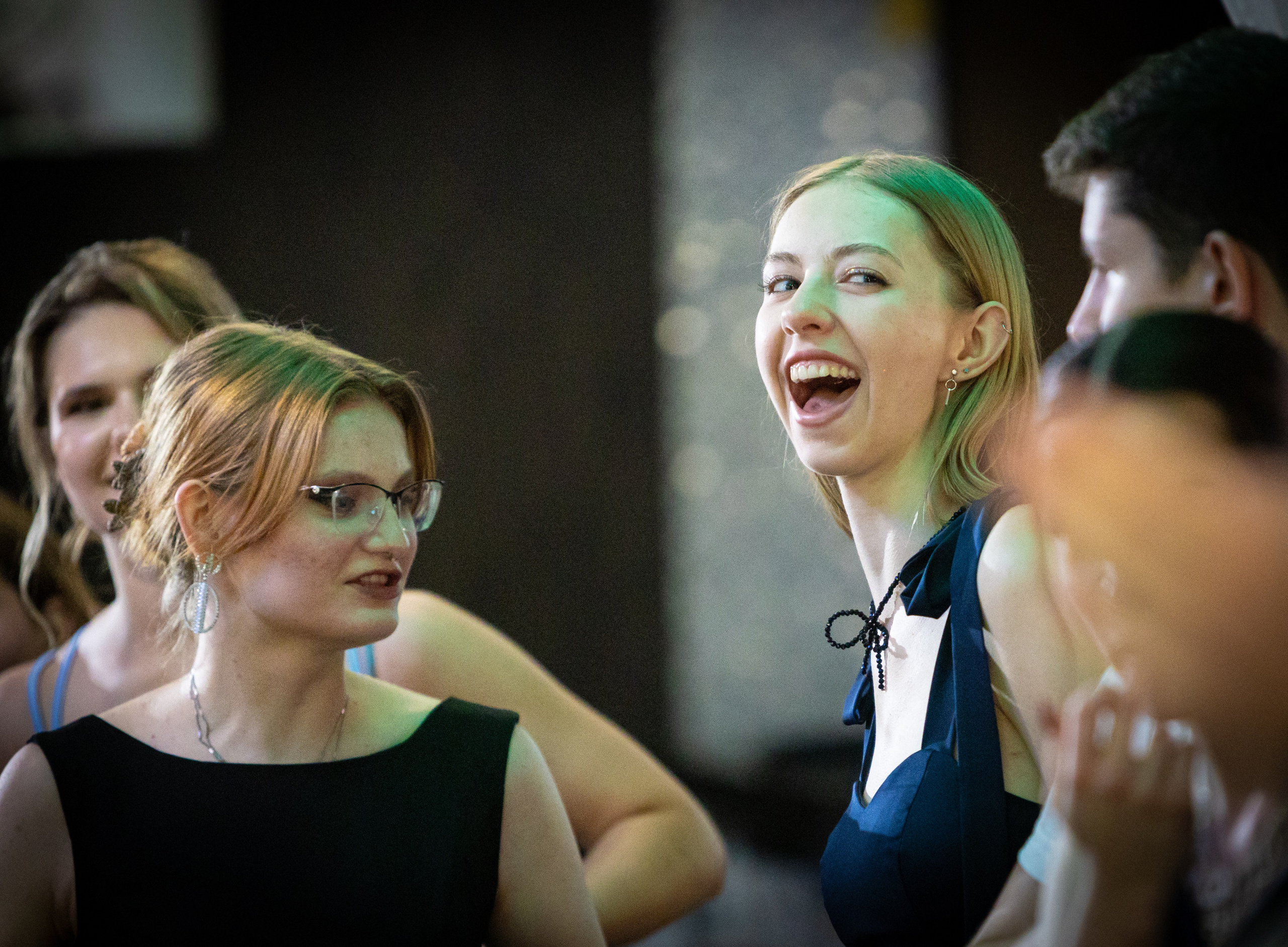 Пример фотосессии последний звонок и выпускной 11А, все в куче по очереди