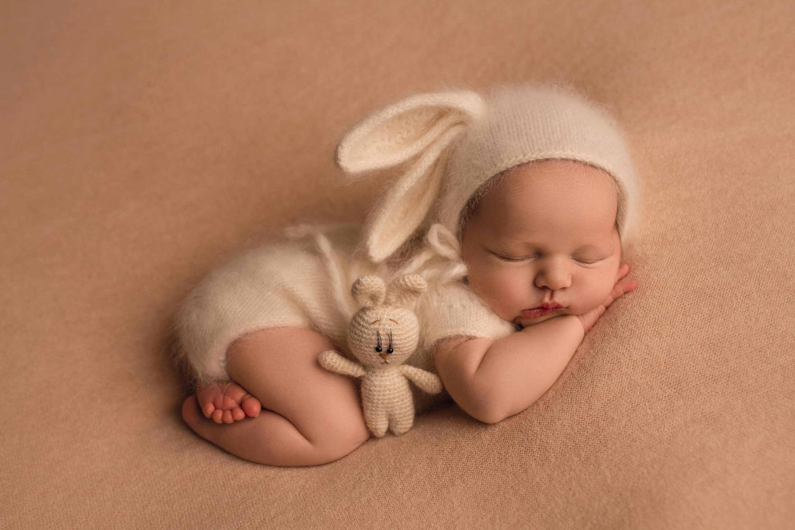 NEWBORN. Ottawa Newborn and Baby Newborn Photographer Elena Helali