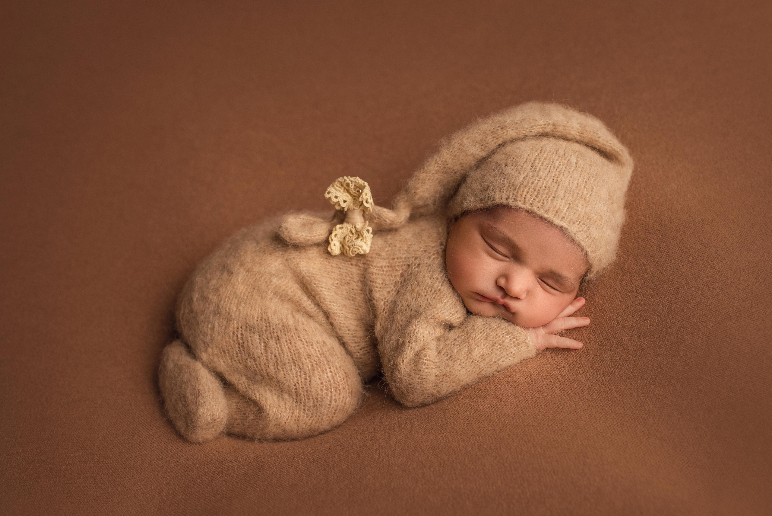 Ottawa Newborn and Baby Newborn Photographer Elena Helali