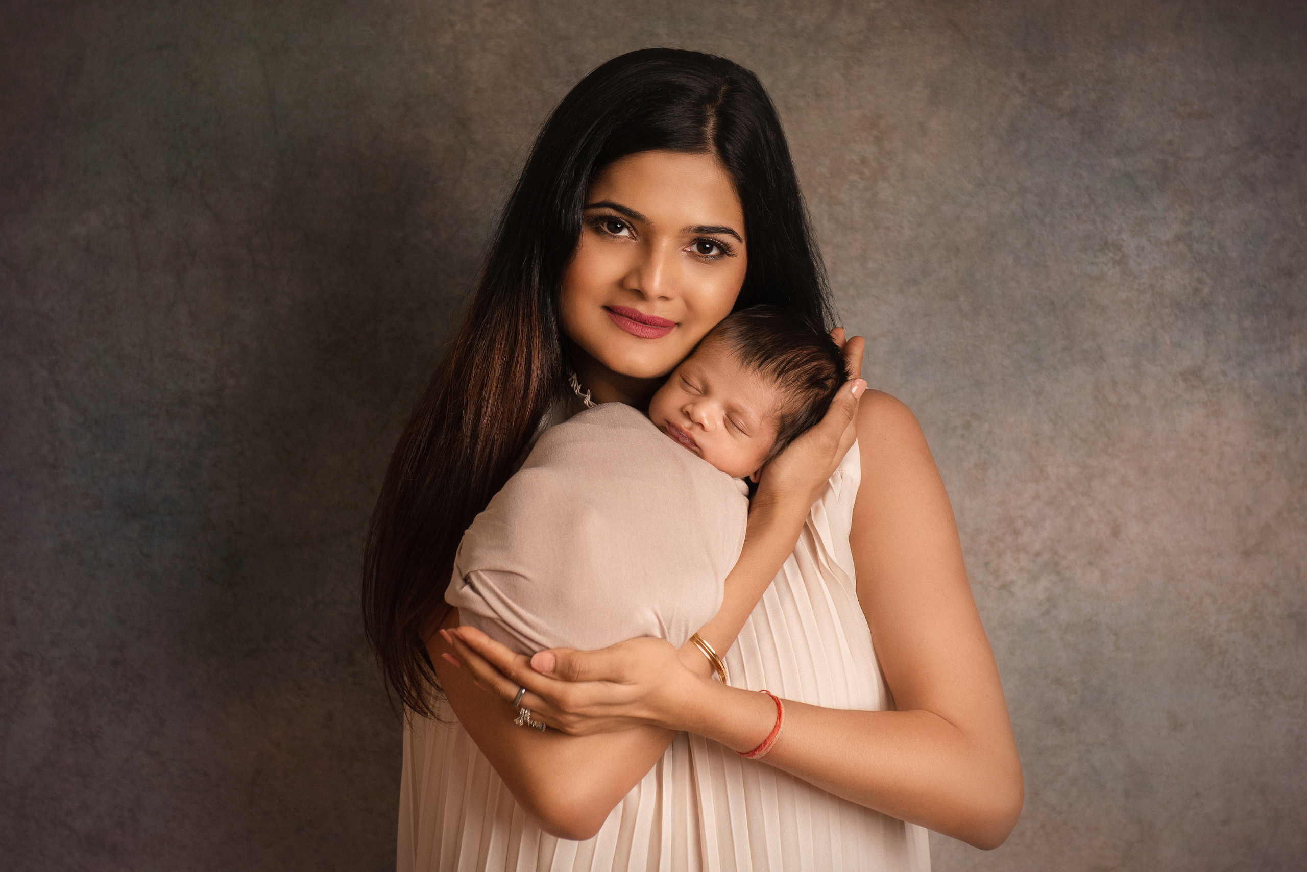 FAMILY / MATERNITY. Ottawa Newborn and Baby Newborn Photographer Elena Helali