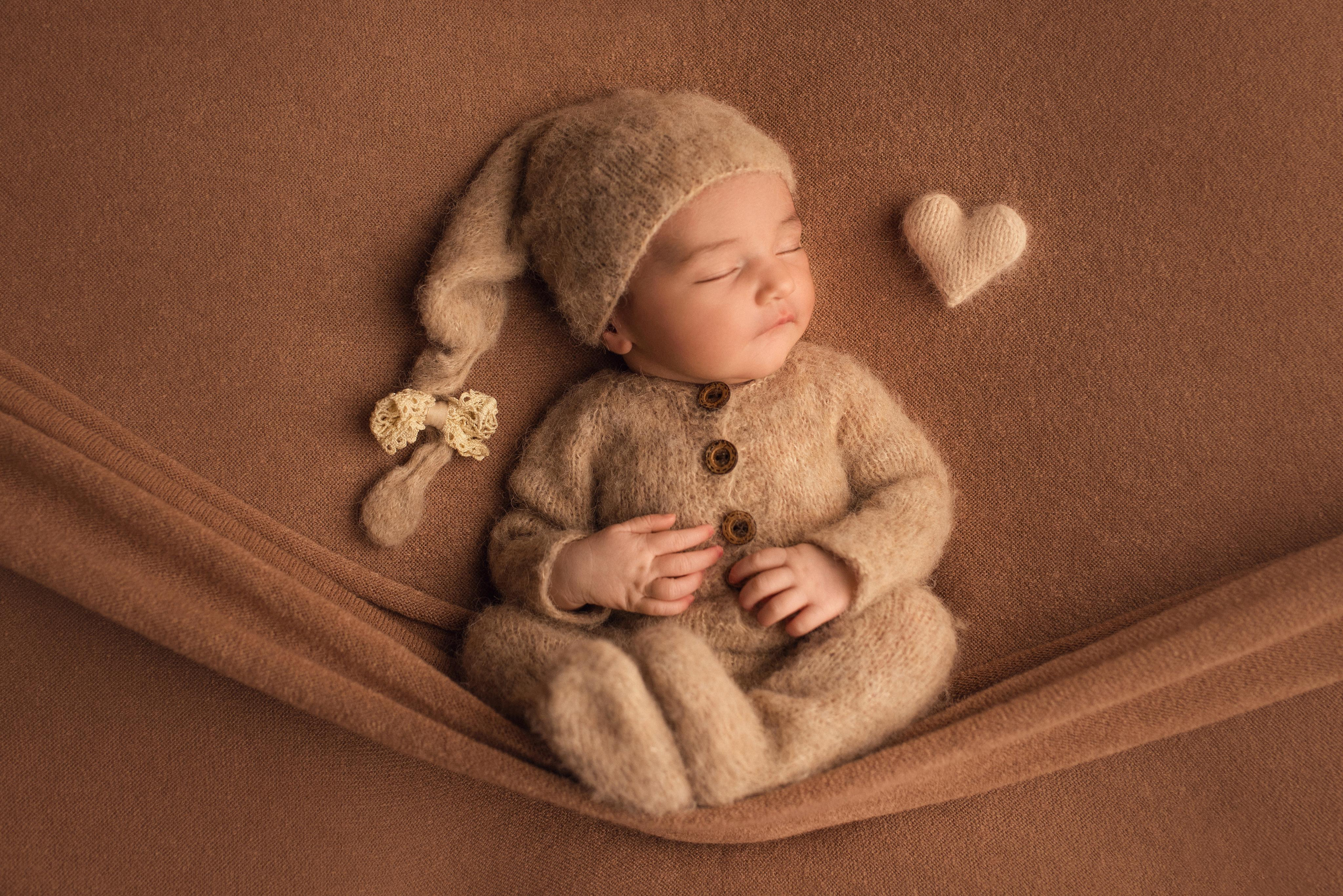 NEWBORN. Ottawa Newborn and Baby Newborn Photographer Elena Helali