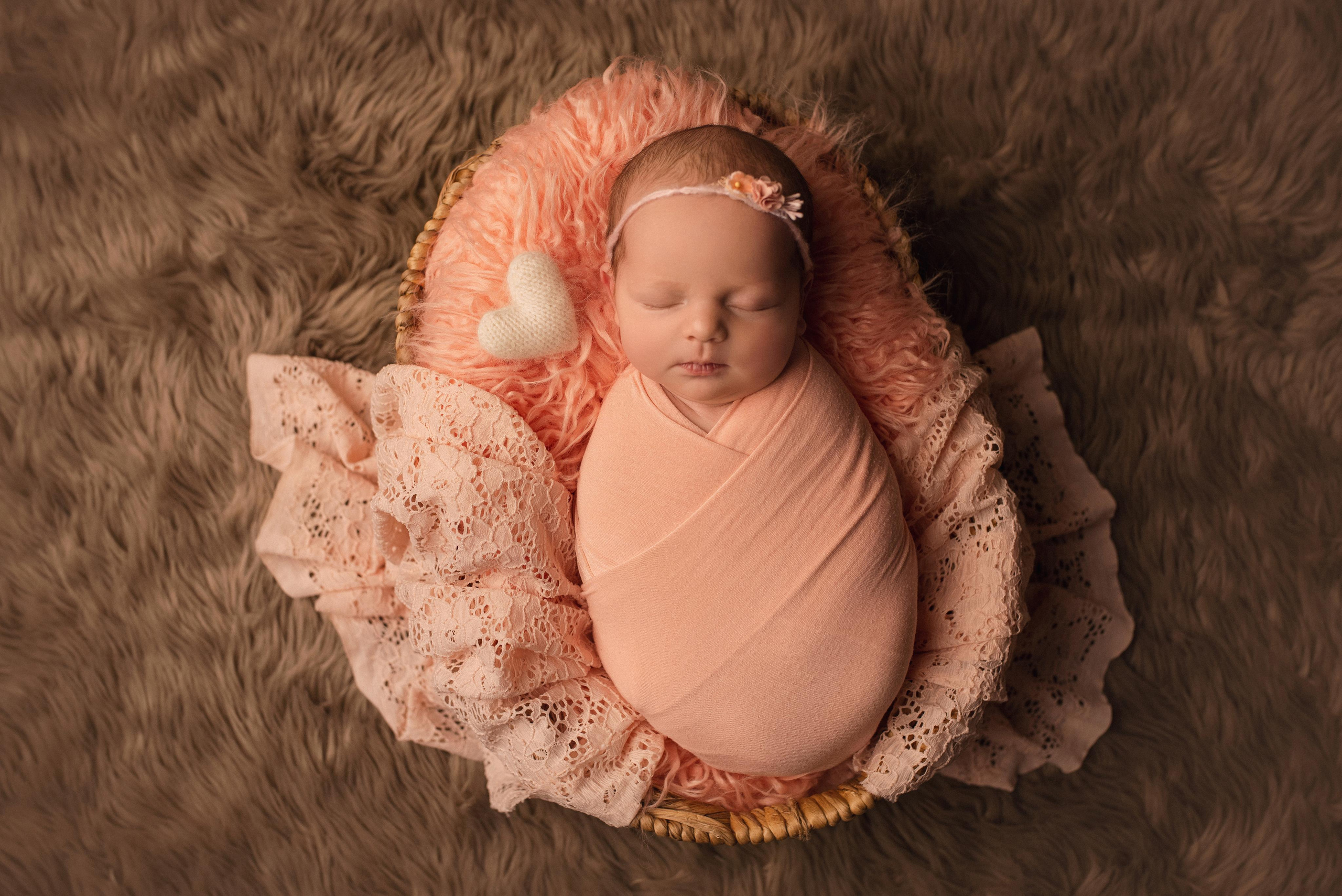 NEWBORN. Ottawa Newborn and Baby Newborn Photographer Elena Helali