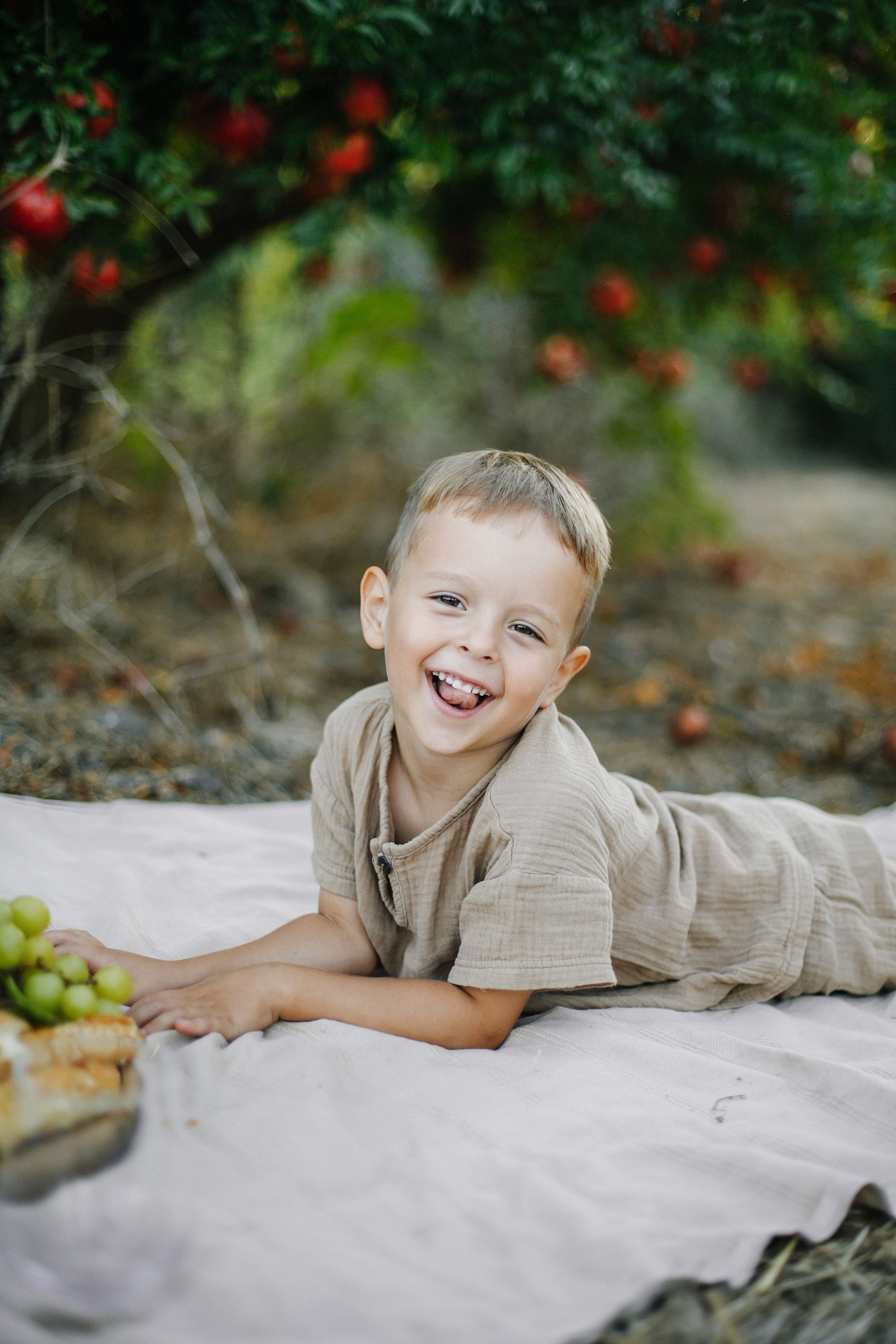 Binyamina garden. Family photographer in Israel