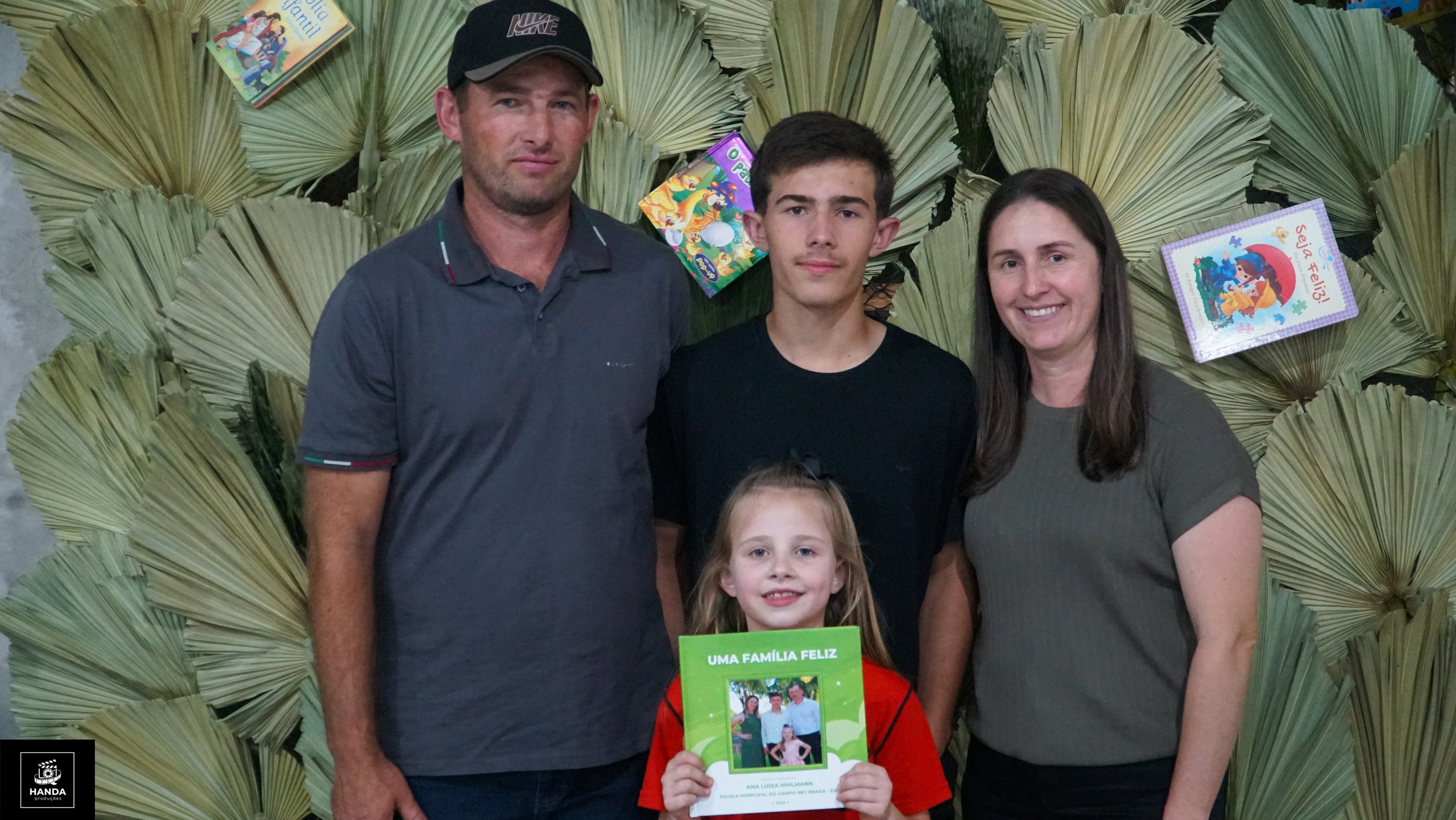 Noite autógrafos colégio Aurélio Buarque de Holanda. Handa Produções