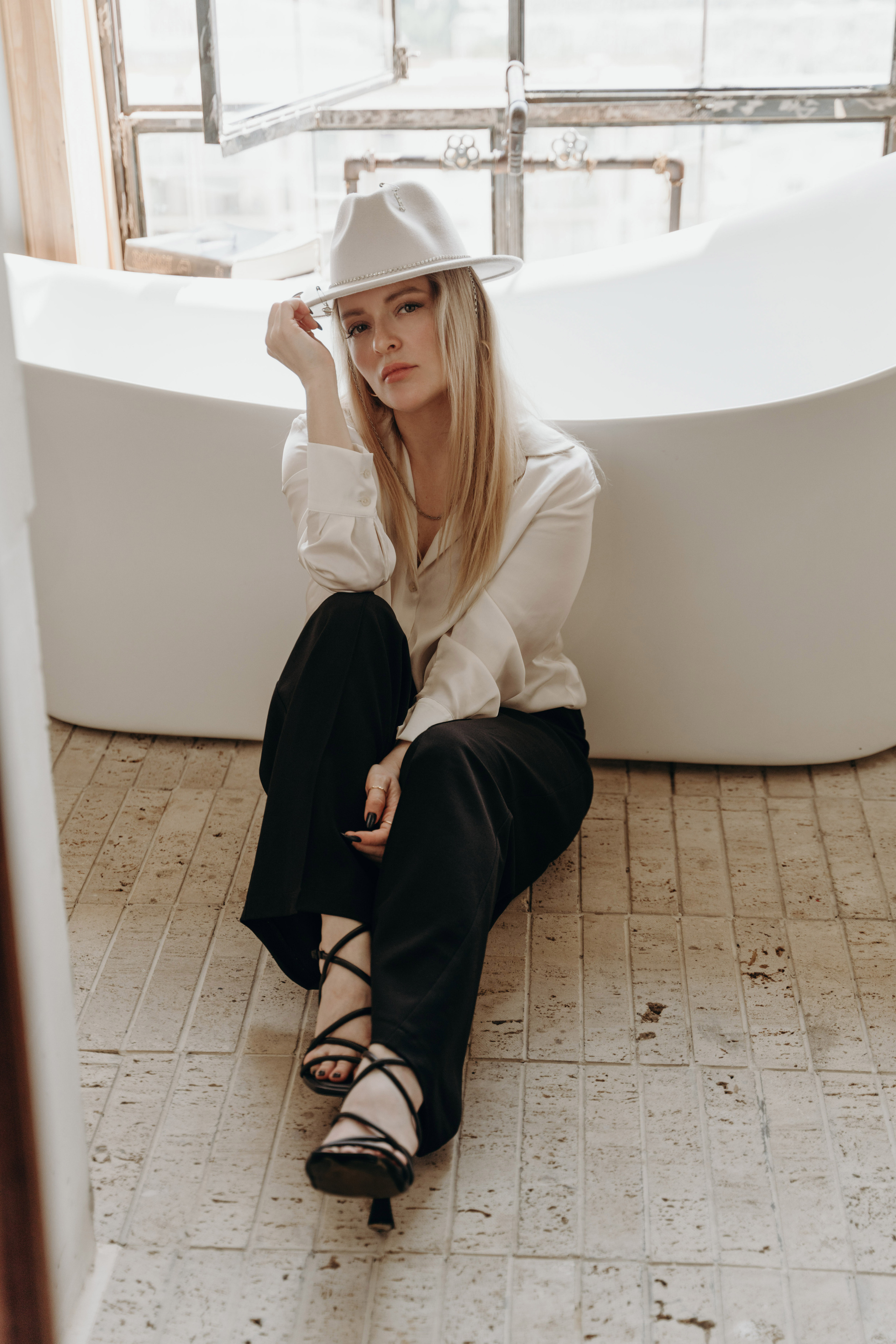 Content: Astrology. Дарья Филькова — фотограф и видеограф в Тбилиси, Грузия