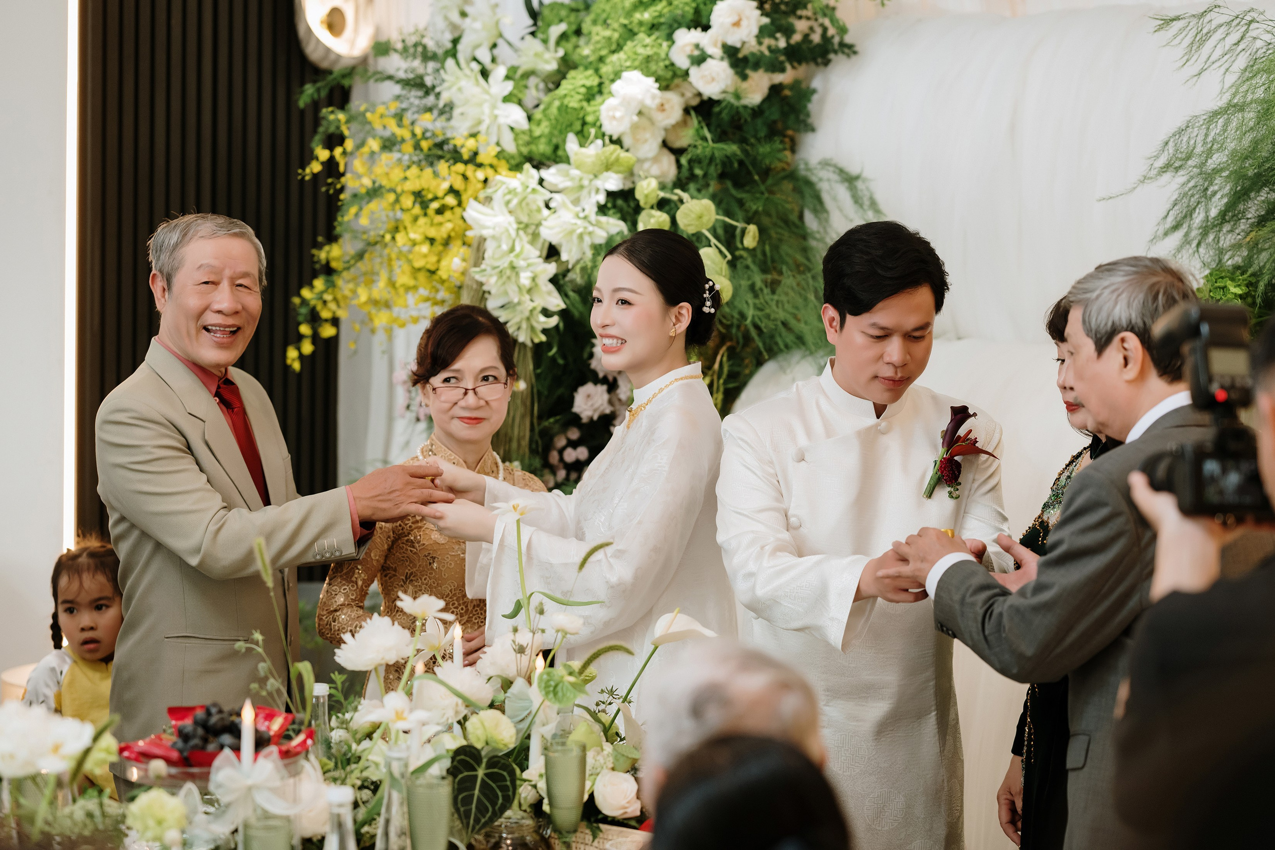 Engagement | NHI + LUAN & LINH + QUY. Saigon Wedding Present | Art Beyond Moments