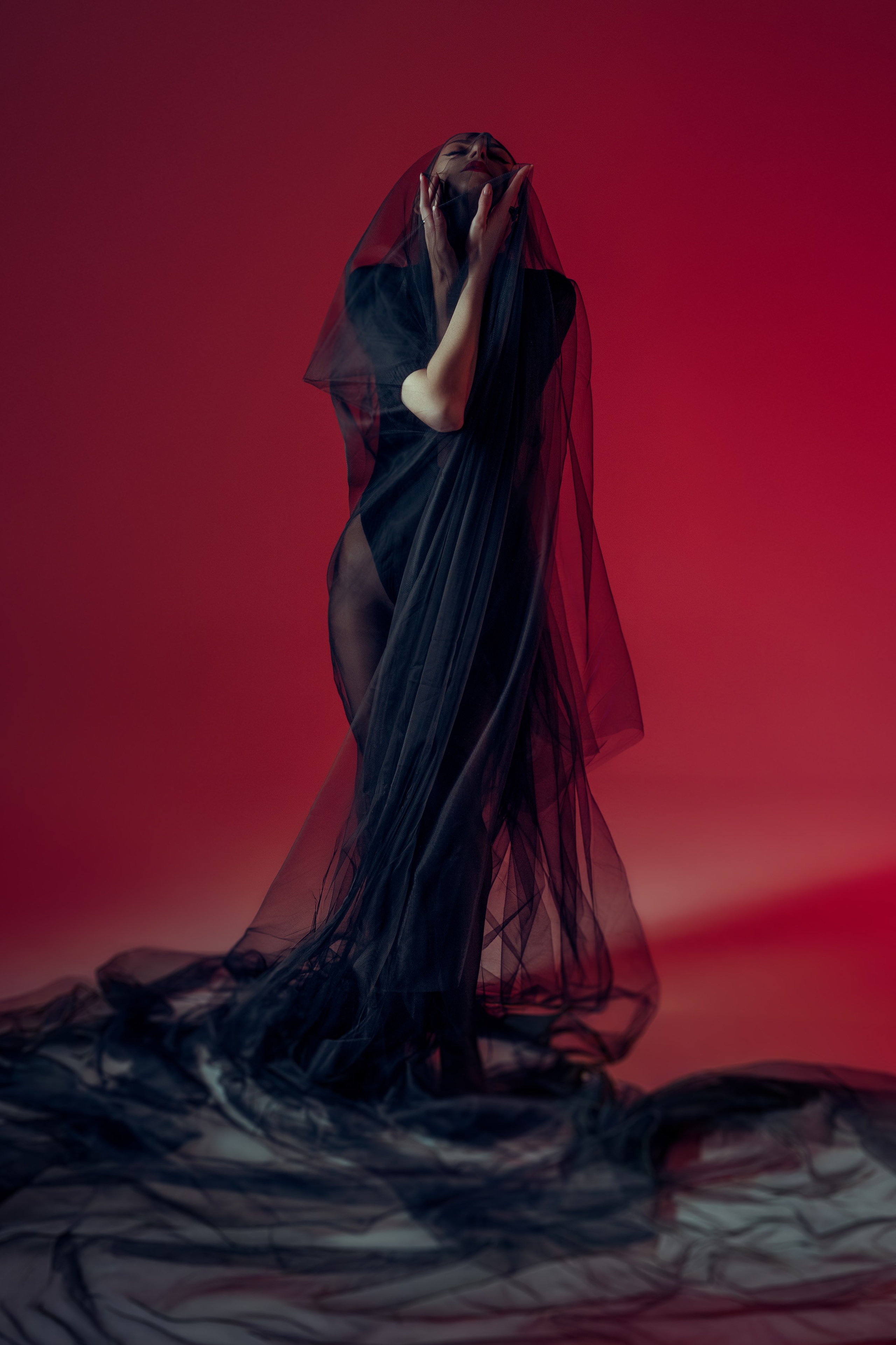 Red. Nifty photography — коммерческий и портретный фотограф в Ташкенте. Студийная и выездная съёмка