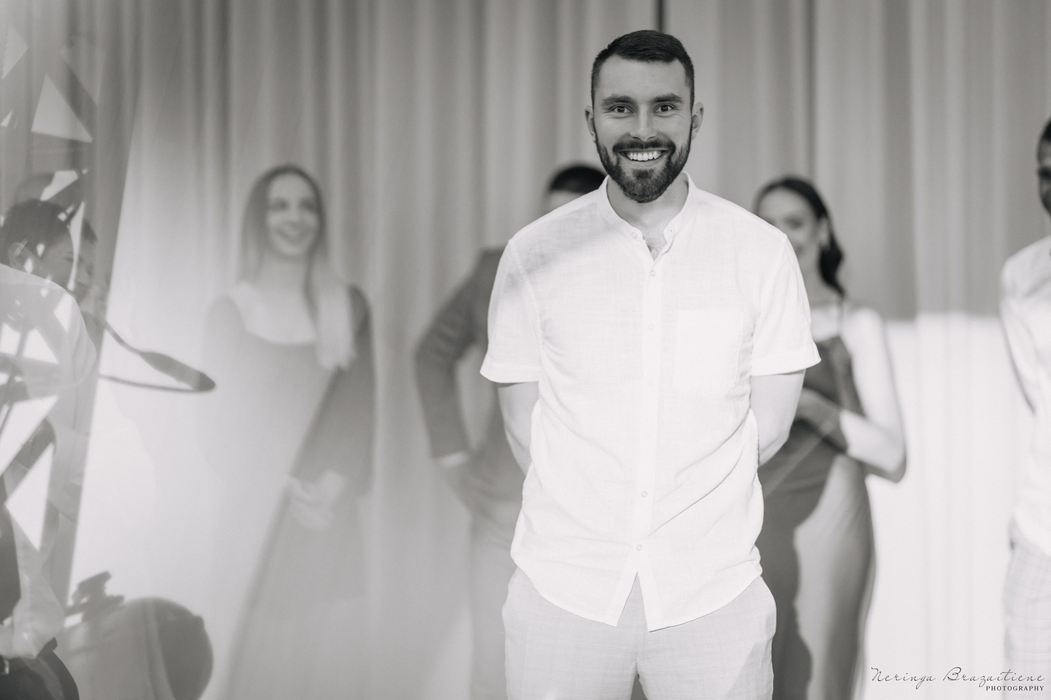 Vestuvinė fotosesija Kaune, Vienybės aikštėje, prie Lietuvos banko